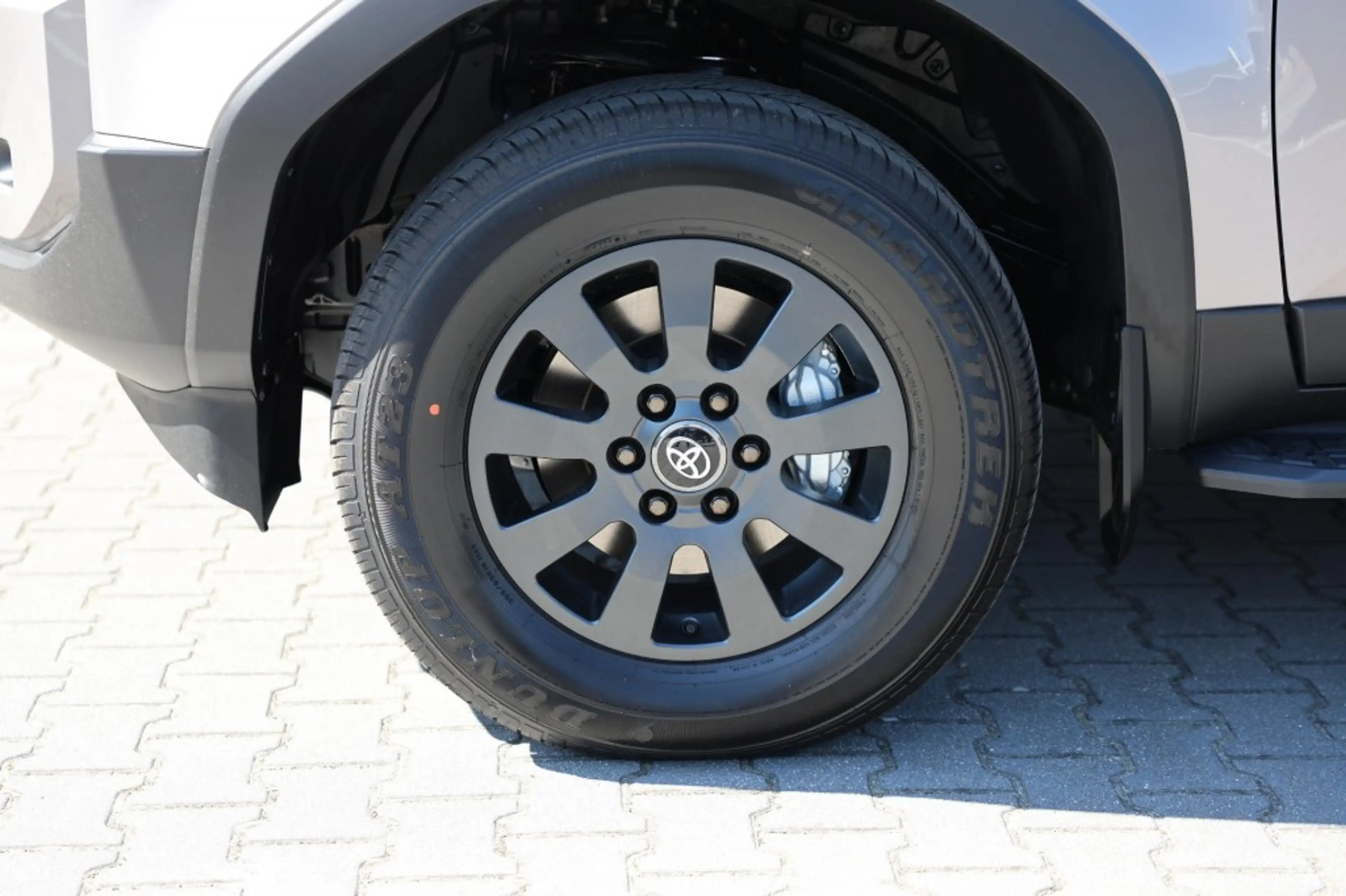 Toyota Land Cruiser 2.8 D-4D 5DRS MILD HYBRIDE EXECUTIVE  A/T VAN — photo 3