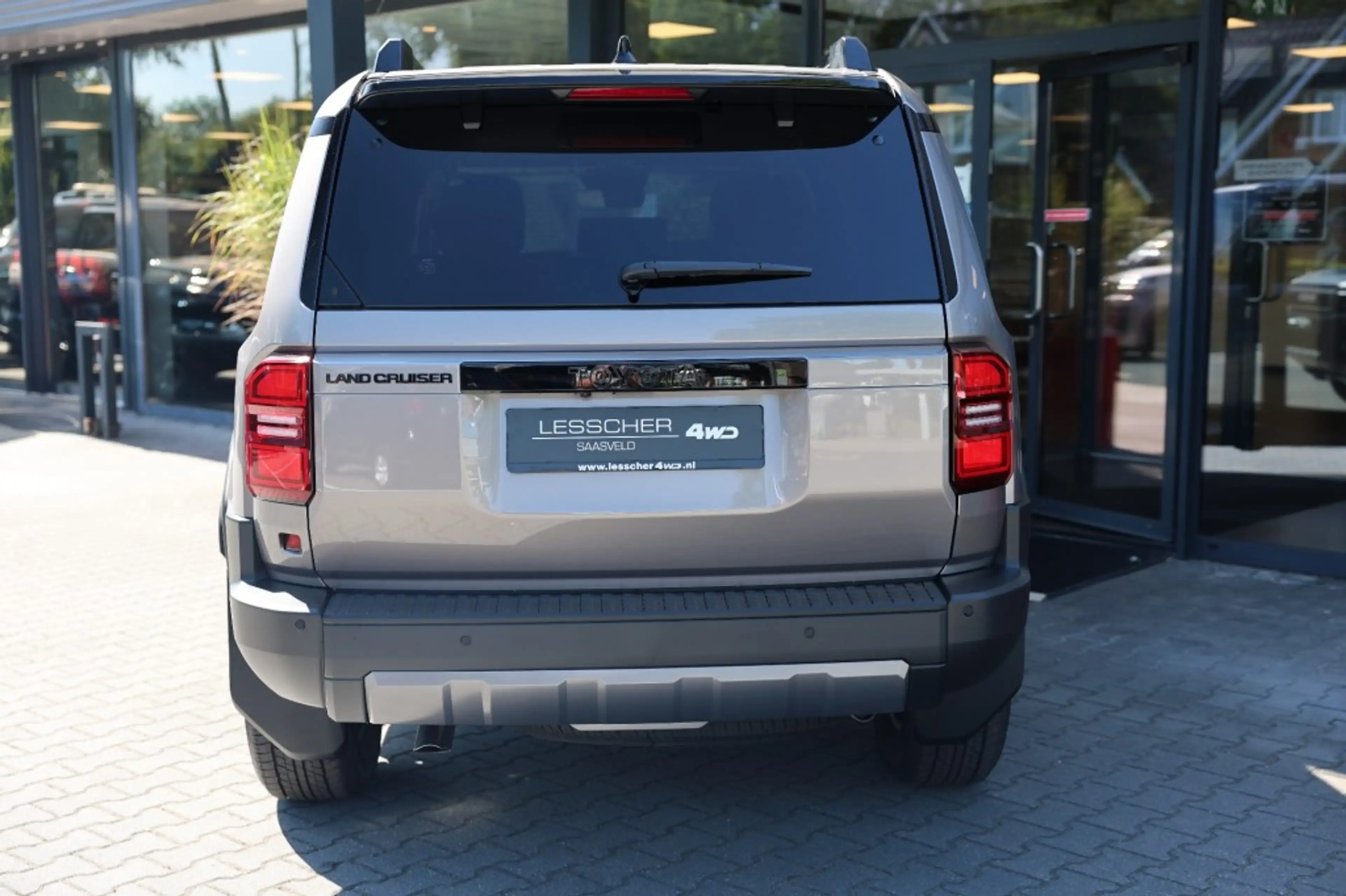 Toyota Land Cruiser 2.8 D-4D 5DRS MILD HYBRIDE EXECUTIVE  A/T VAN — photo 5