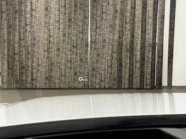 Audi A4 view 9