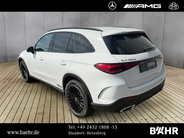 Mercedes-Benz GLC view 3