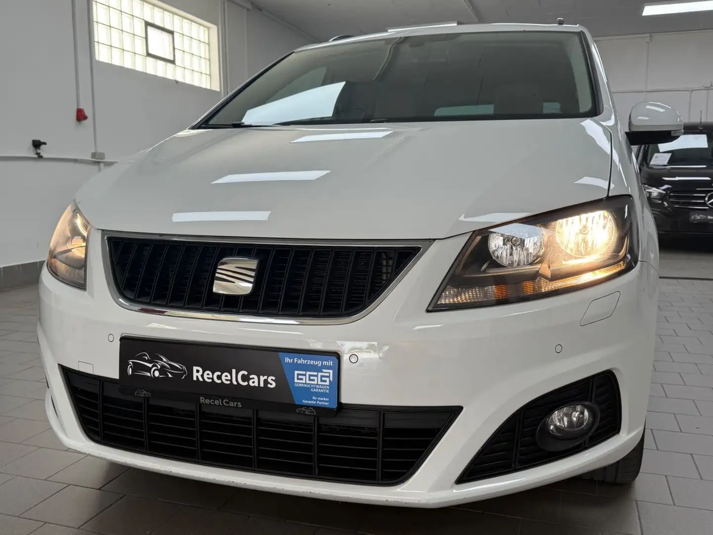 SEAT Alhambra 2.0 TDI Alhambra Style*DSG*RFK*7-SITZE*SHZ*PDC* Weiß - 1