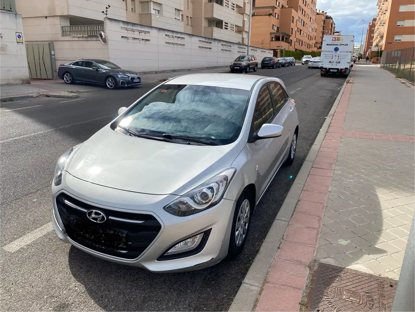 Hyundai i30 i30 1.6CRDi BD Klass 110 Klass Серебристый - 1