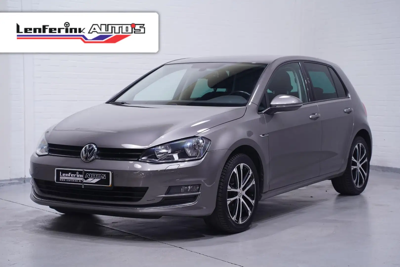 Volkswagen Golf 1.4 TSI Lounge BMT Clima Navi PDC v+a Stoelverwarm Grijs - 1