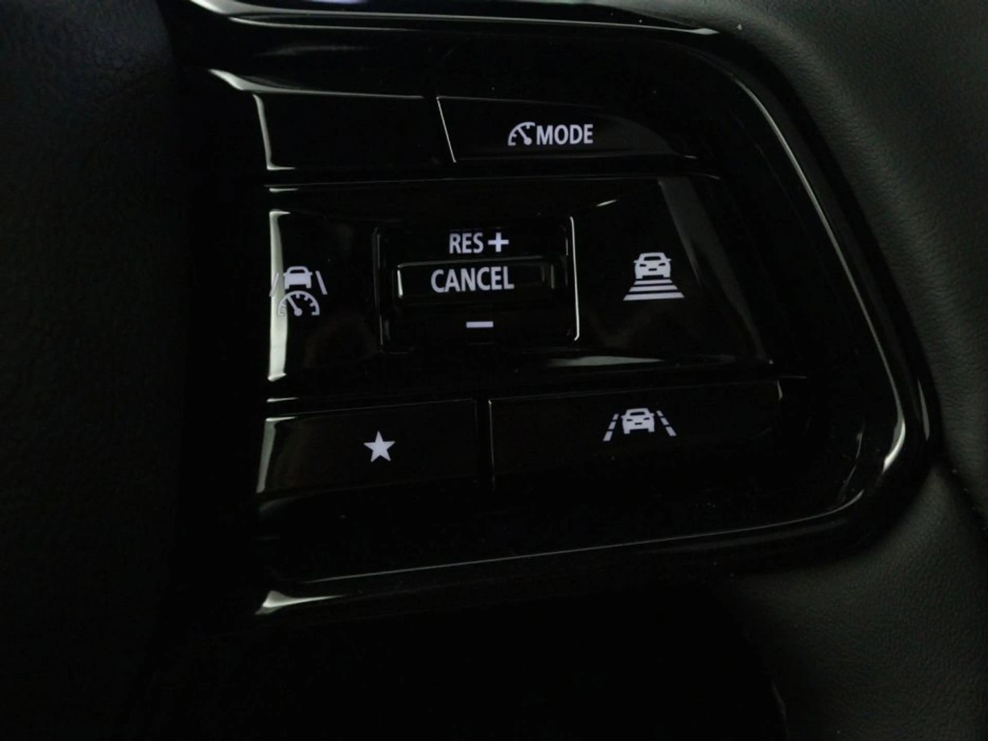 Toyota Urban Cruiser Executive 61 kWh — photo 7