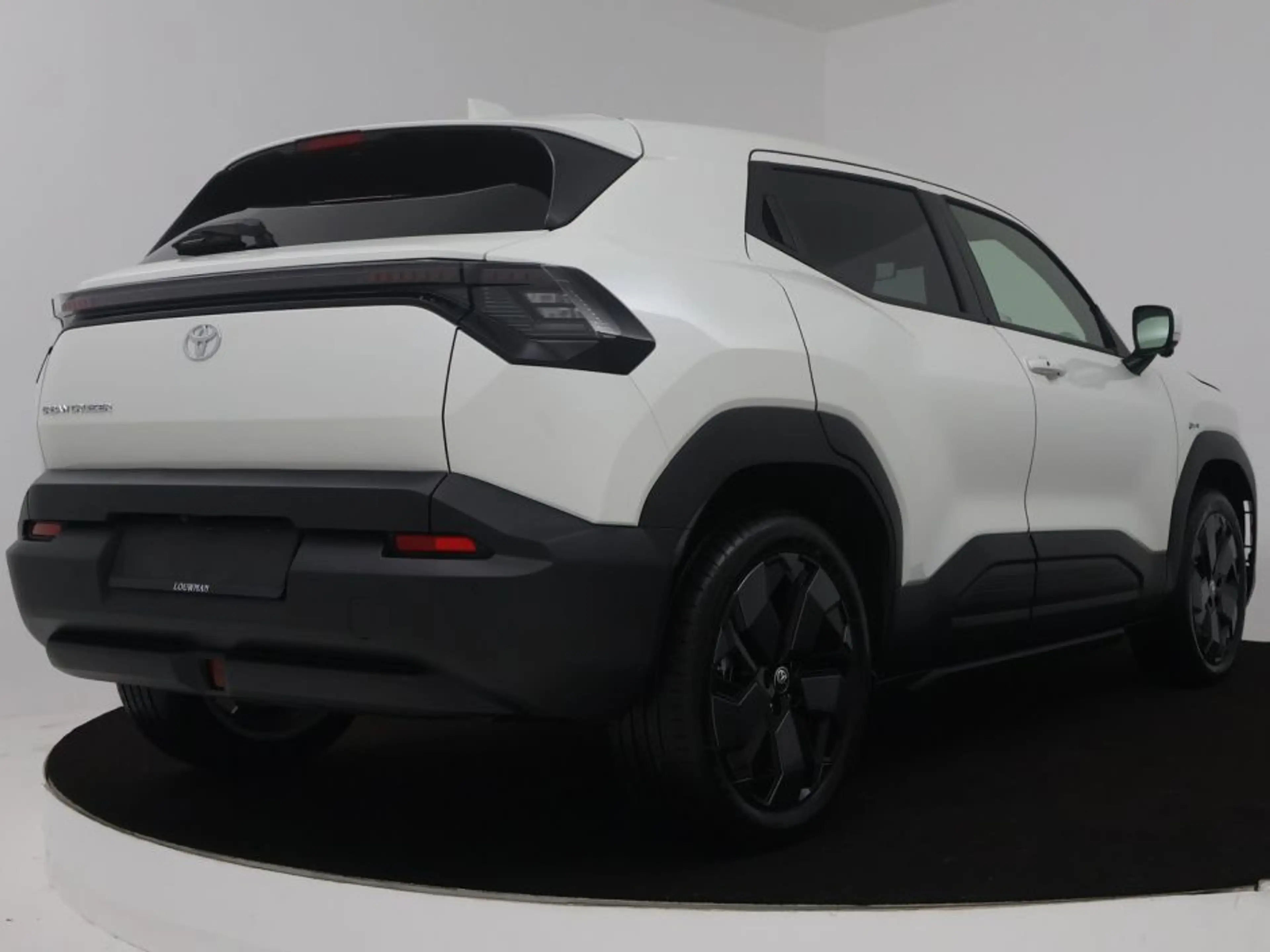 Toyota Urban Cruiser Executive 61 kWh — photo 2