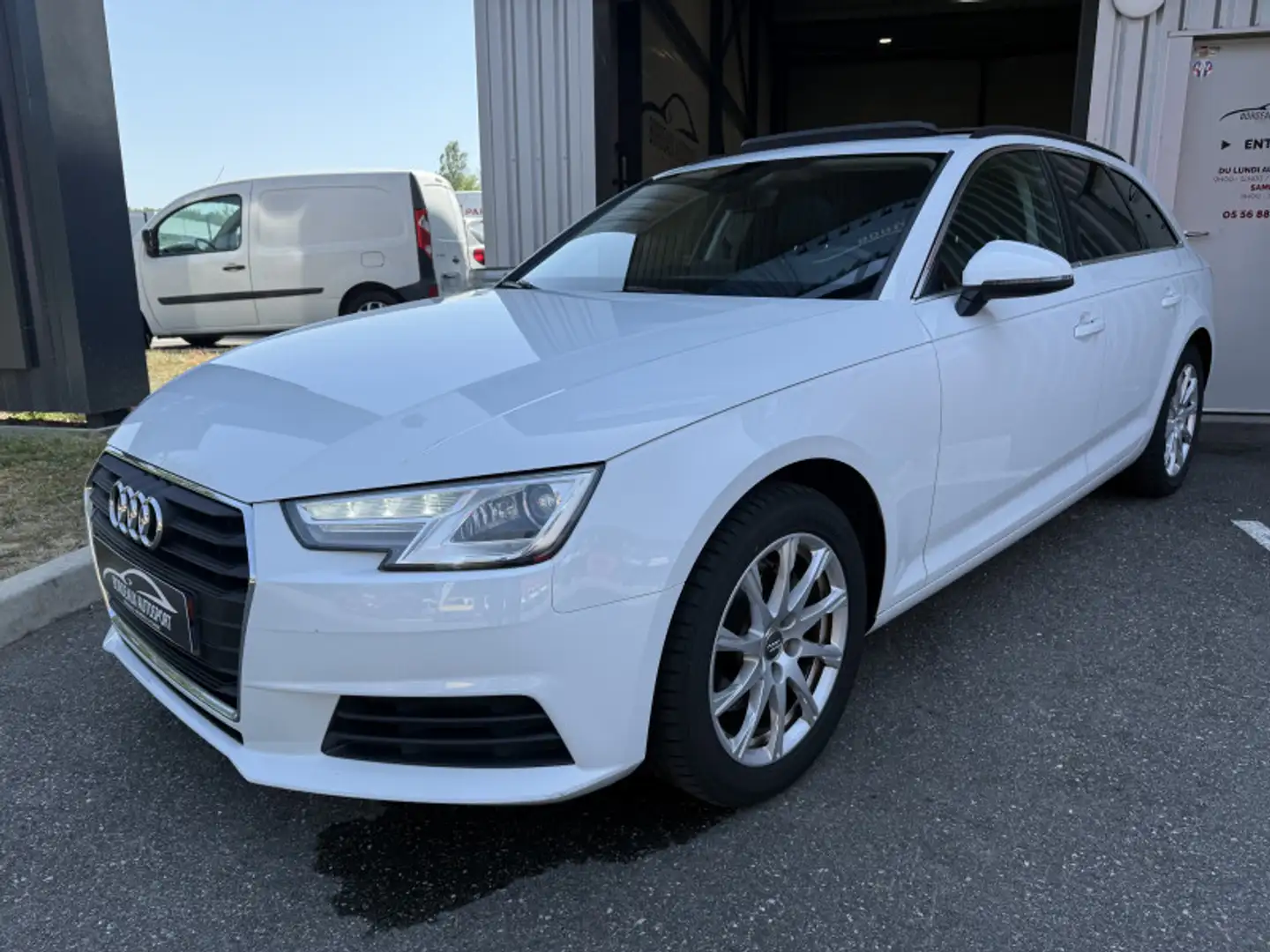 Audi A4 2.0 TDI 150CH BUSINESS LINE S TRONIC 7 Wit - 1