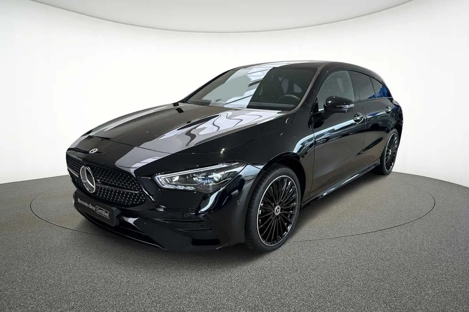 Mercedes-Benz CLA 250 e Shooting Brake AMGLine Zwart - 1