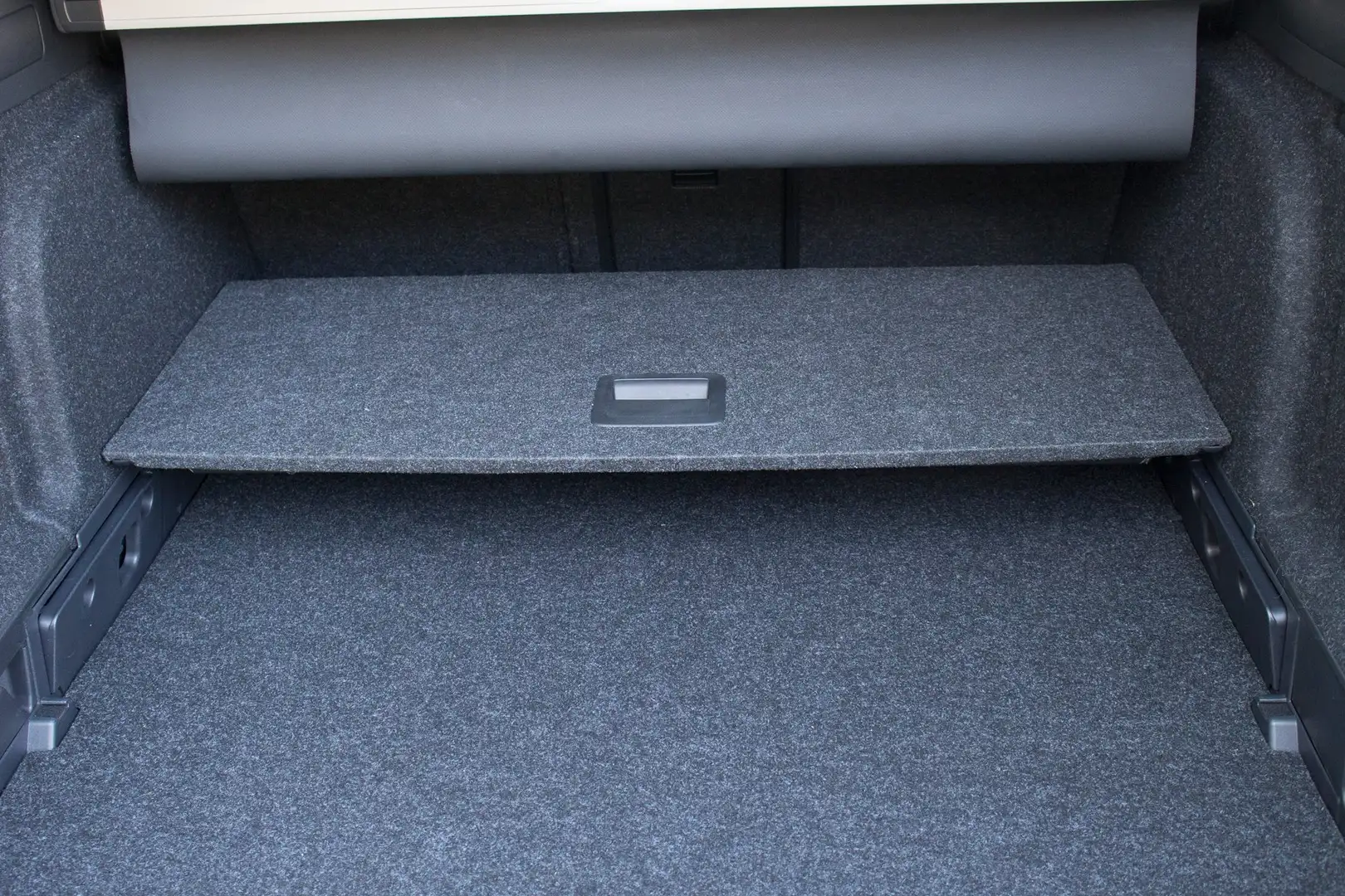 Skoda Superb Superb Combi 2.0 TDI  DSG Ambition Schwarz - 2