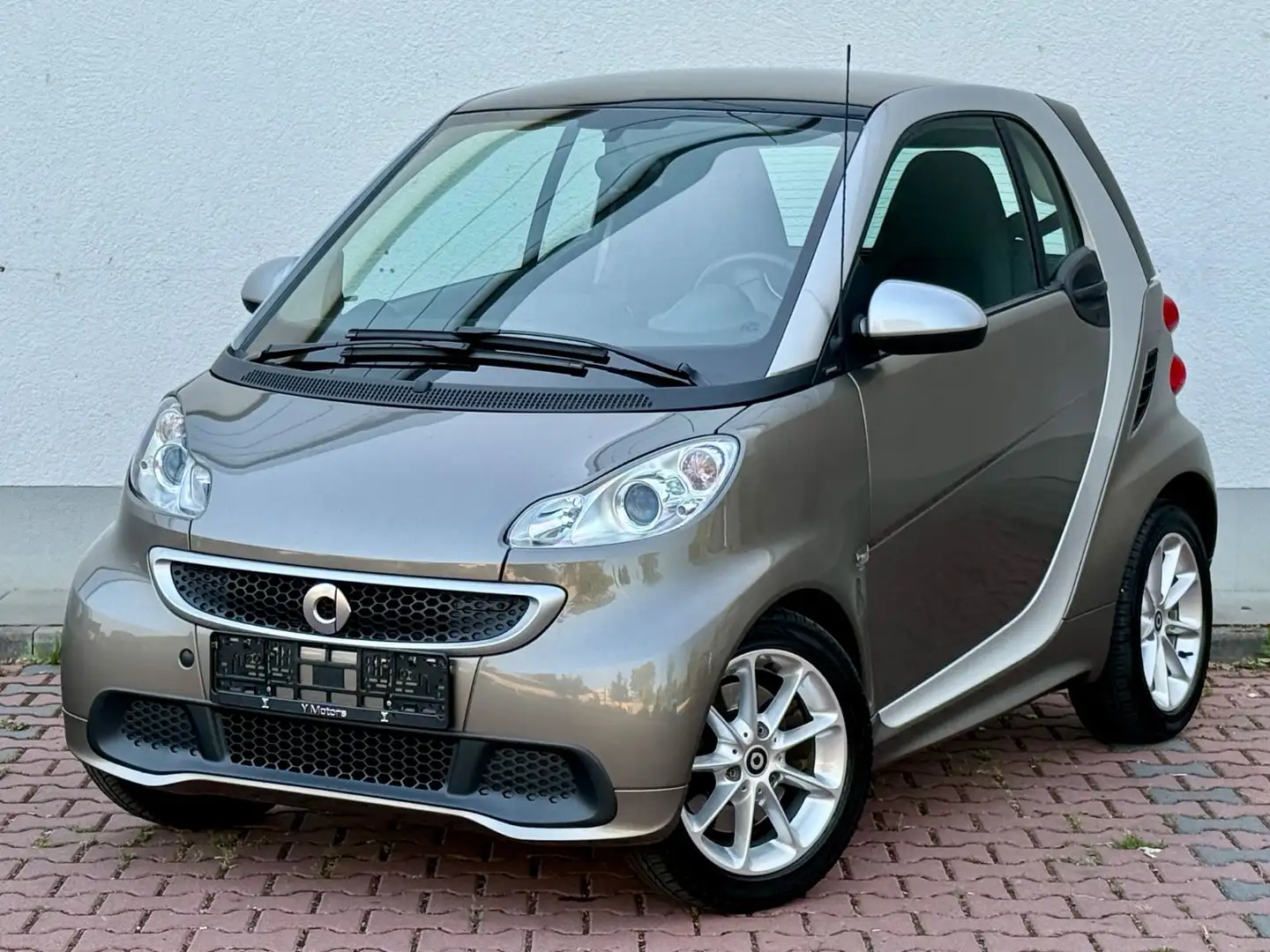 smart forTwo /Automatik/Servolenkung/Panorama/Klima/ Gris - 1