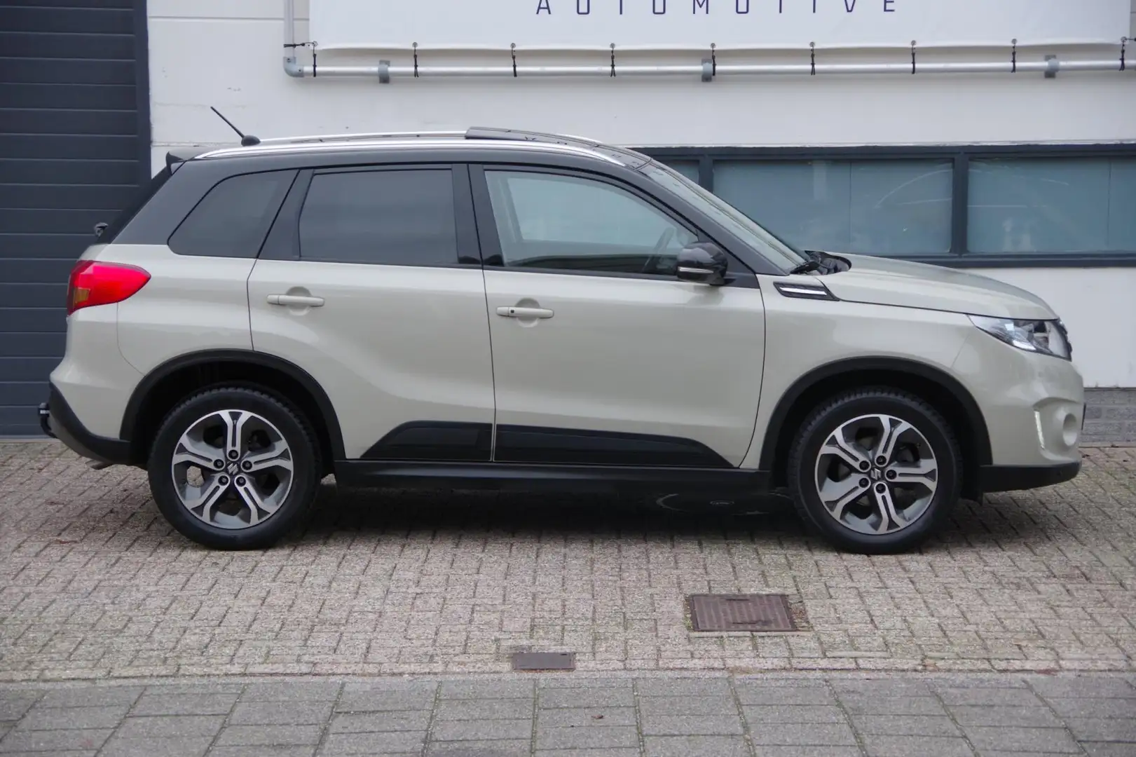 Suzuki Vitara 1.6 High Executive /NL Auto/ Dealer onderhouden/ Bruin - 2