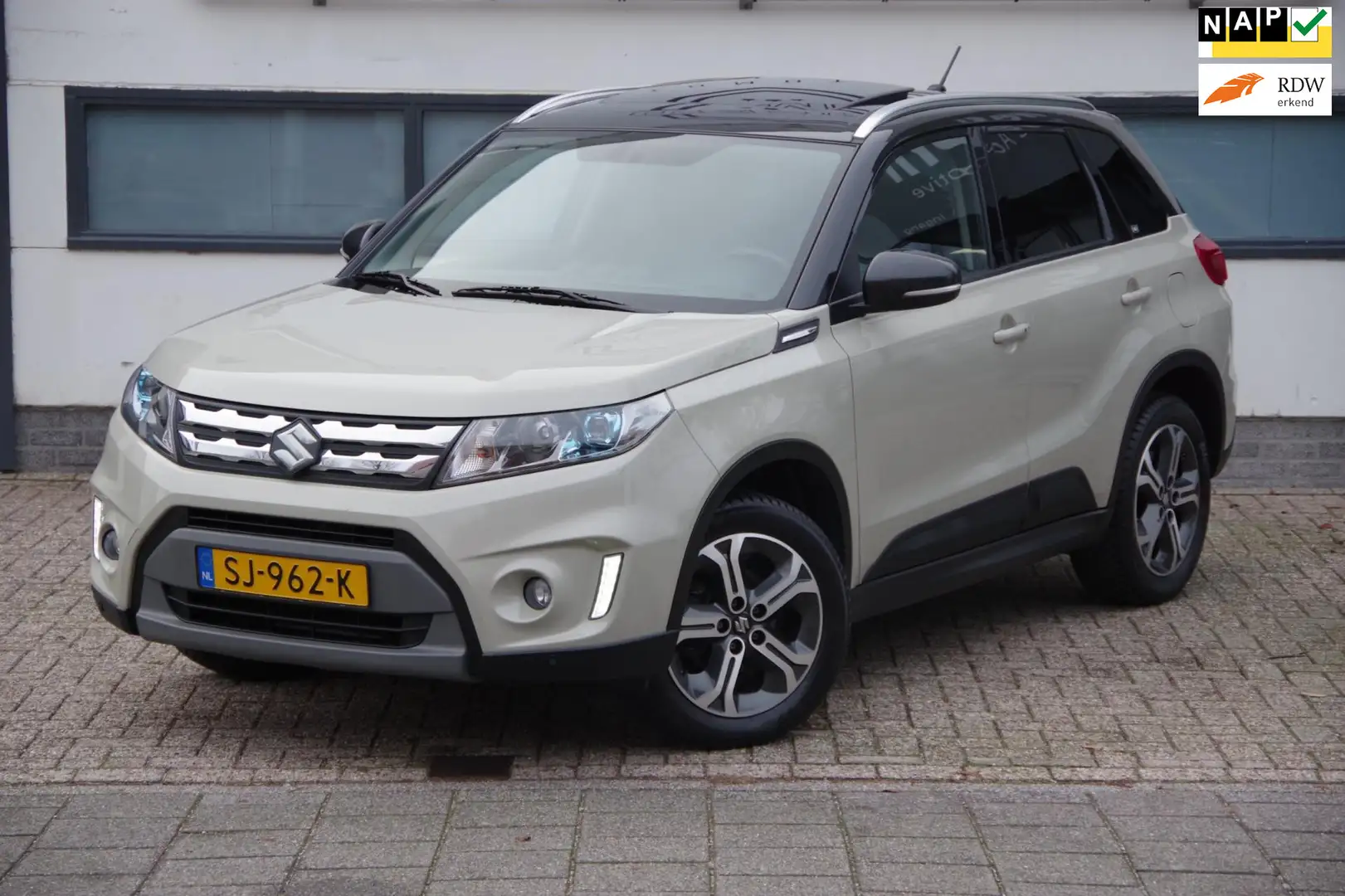 Suzuki Vitara 1.6 High Executive /NL Auto/ Dealer onderhouden/ Bruin - 1