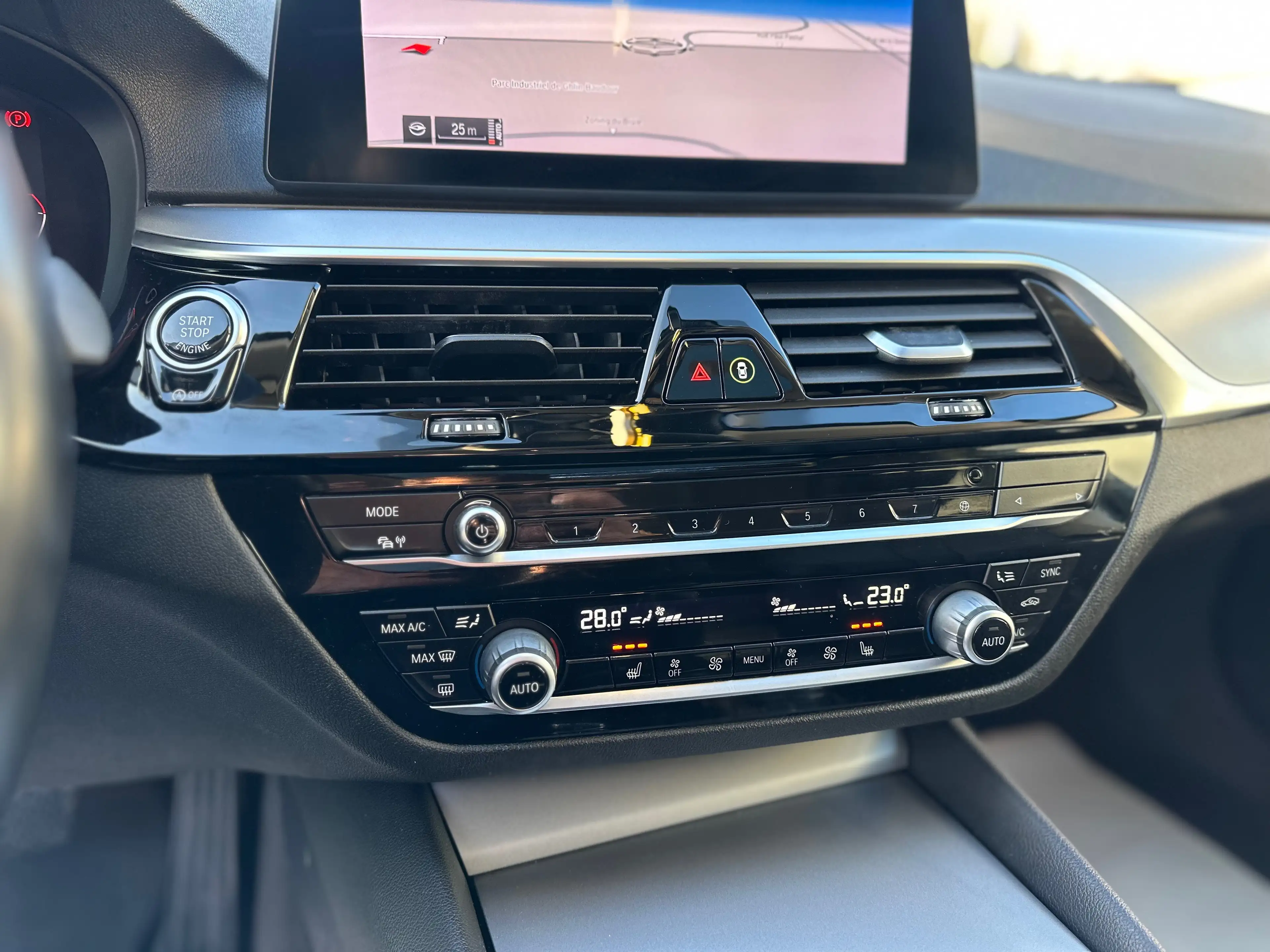 BMW 518 518d HISTORIQUE COMPLET / FULL LED / CAM / TVA — photo 12