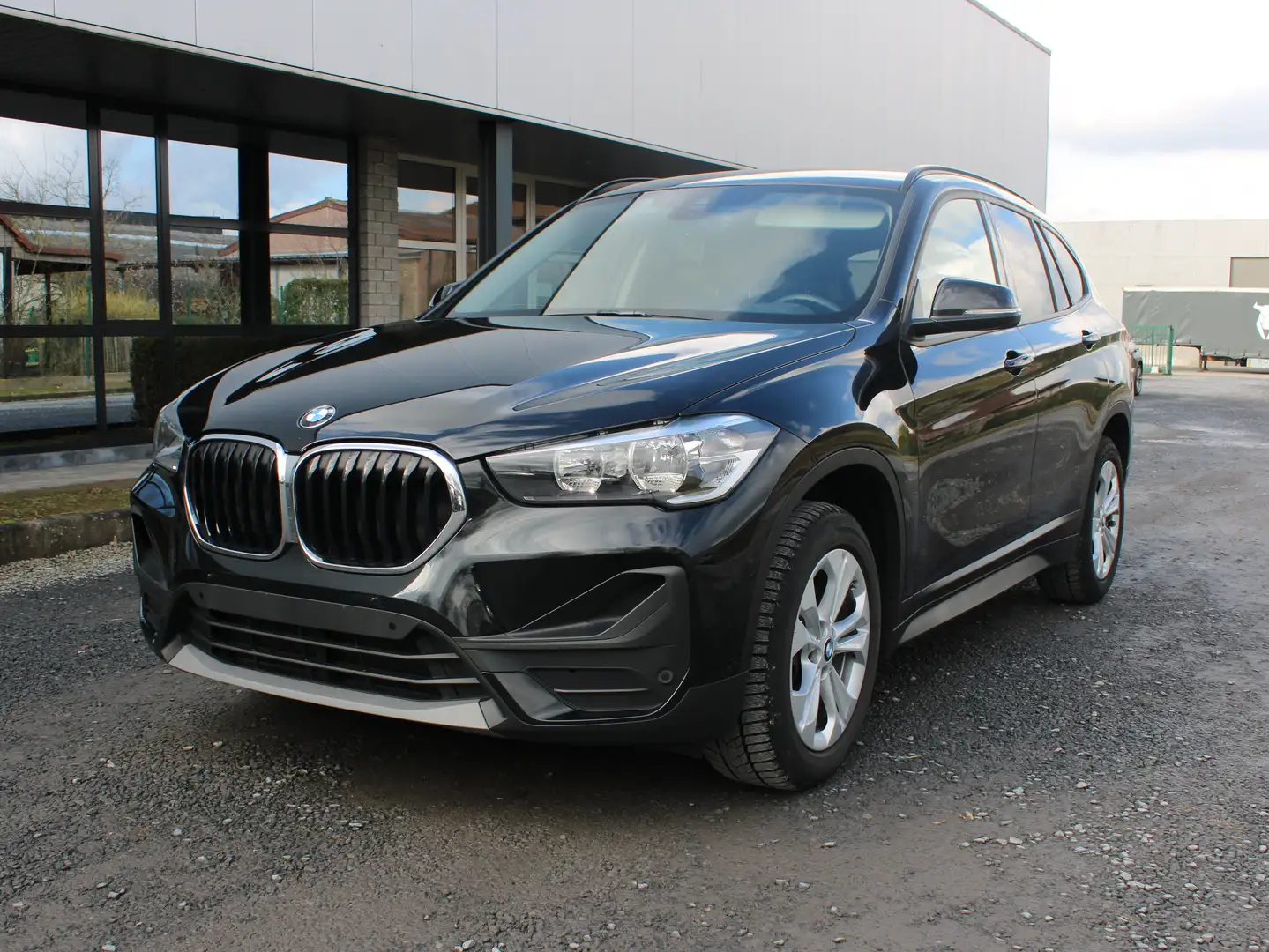 BMW X1 SDRIVE 18iA LEDER NAVIGATIE CRUISE PARKEERSENSOREN Noir - 1