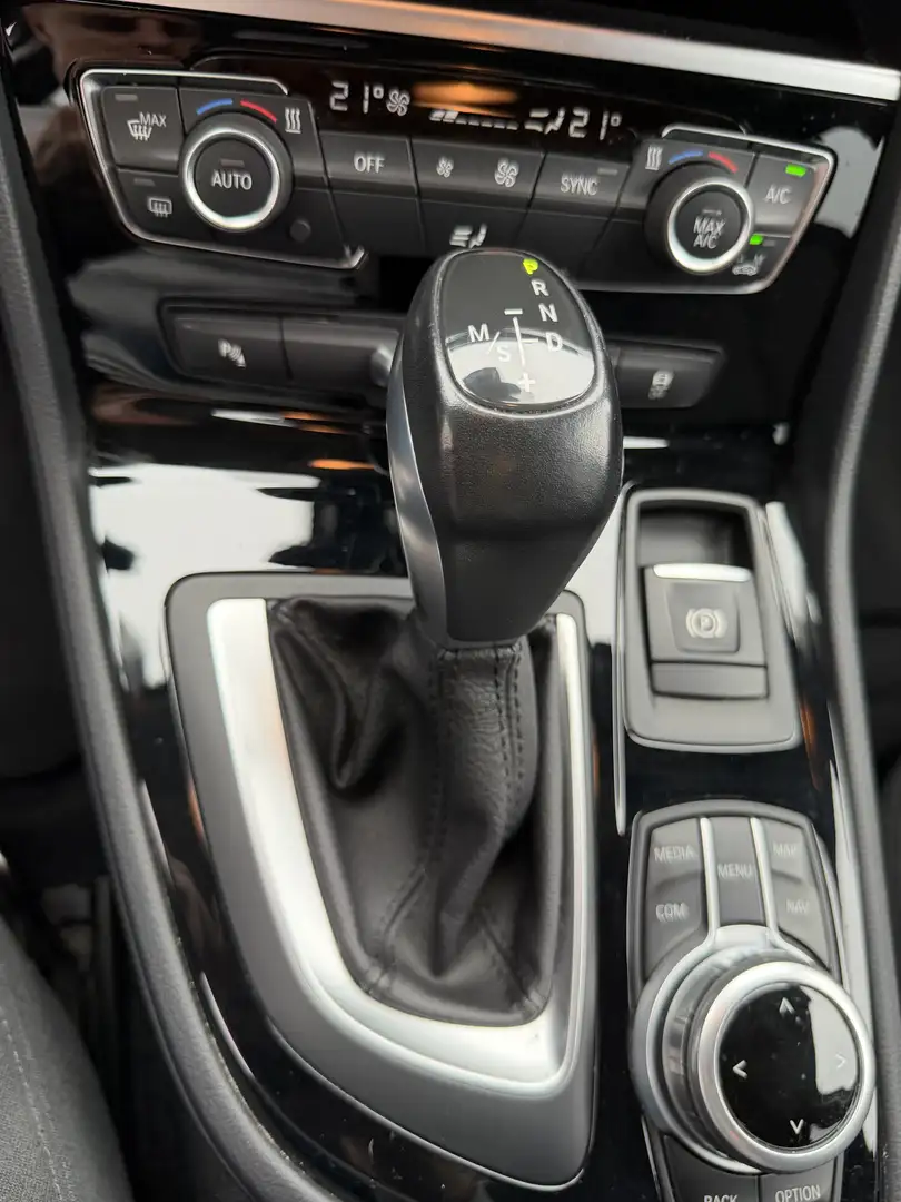 BMW 218 iA Active Tourer Automaat/Navi/2xPDC/Bluetooth Gris - 2