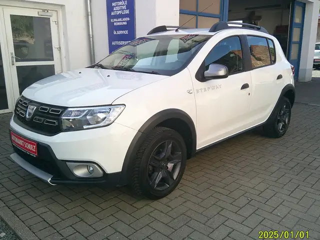 Dacia Sandero TCe 90 Stepway Celebr. Navi Kamera GJR
