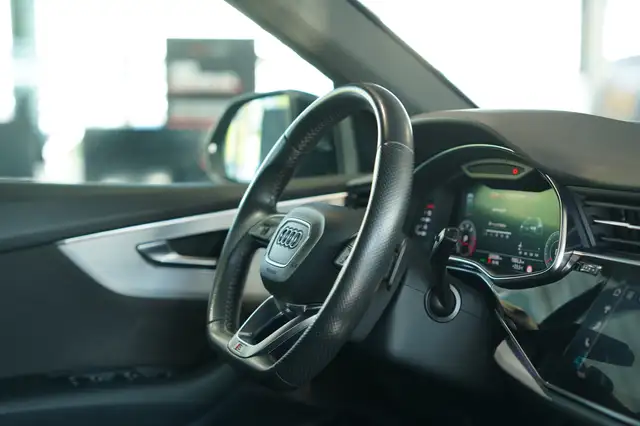 Audi Q8 view 21