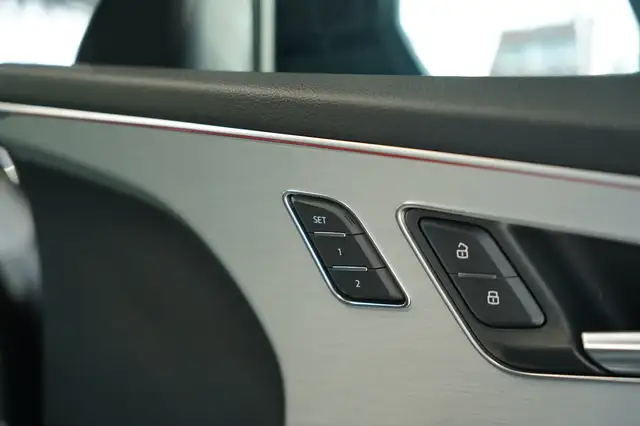 Audi Q8 view 19