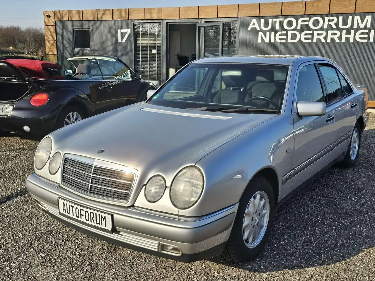 Mercedes-Benz E 240 Elegance AUTOMATIK* KLIMAANLAGE*, foto 1