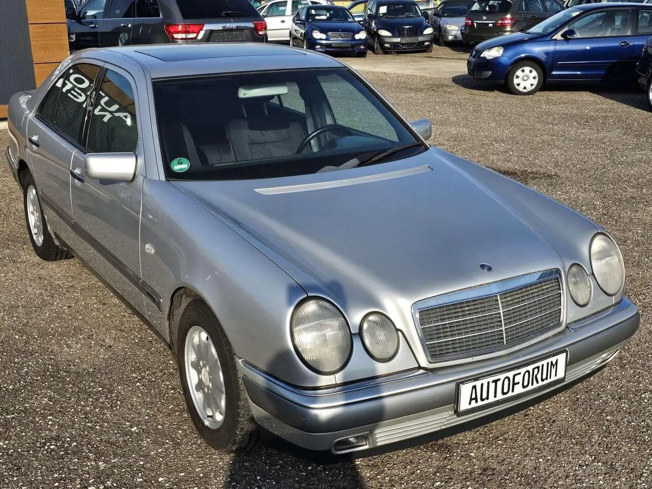 Mercedes-Benz E 240 Elegance AUTOMATIK* KLIMAANLAGE*, foto 4