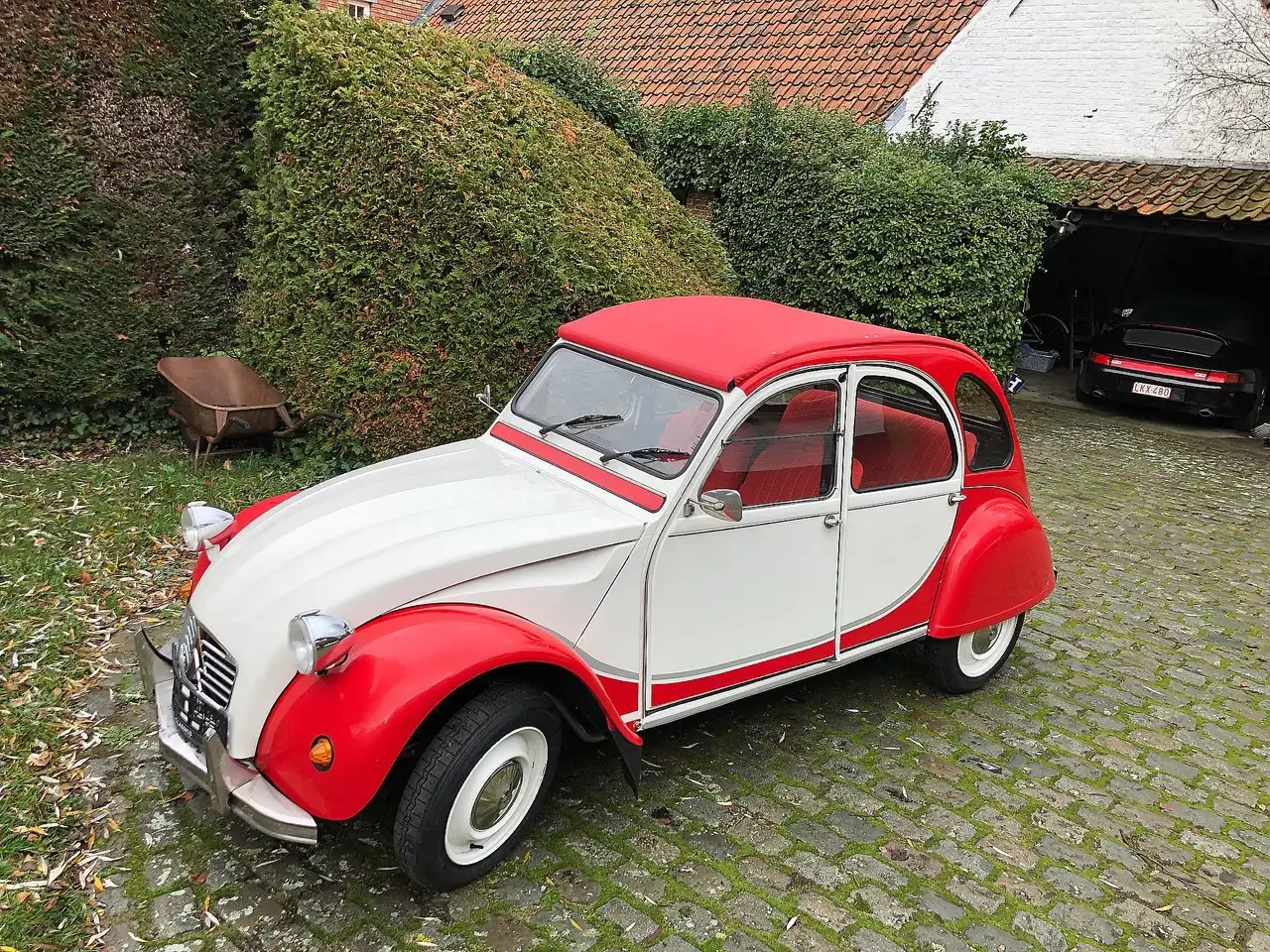 Citroen 2CV oldtimer 1989, volledig gerestaureerd, op wens volledige foto-documentatie. Ingeschreven als oldtimer.Proefrit mogelijk, foto 2