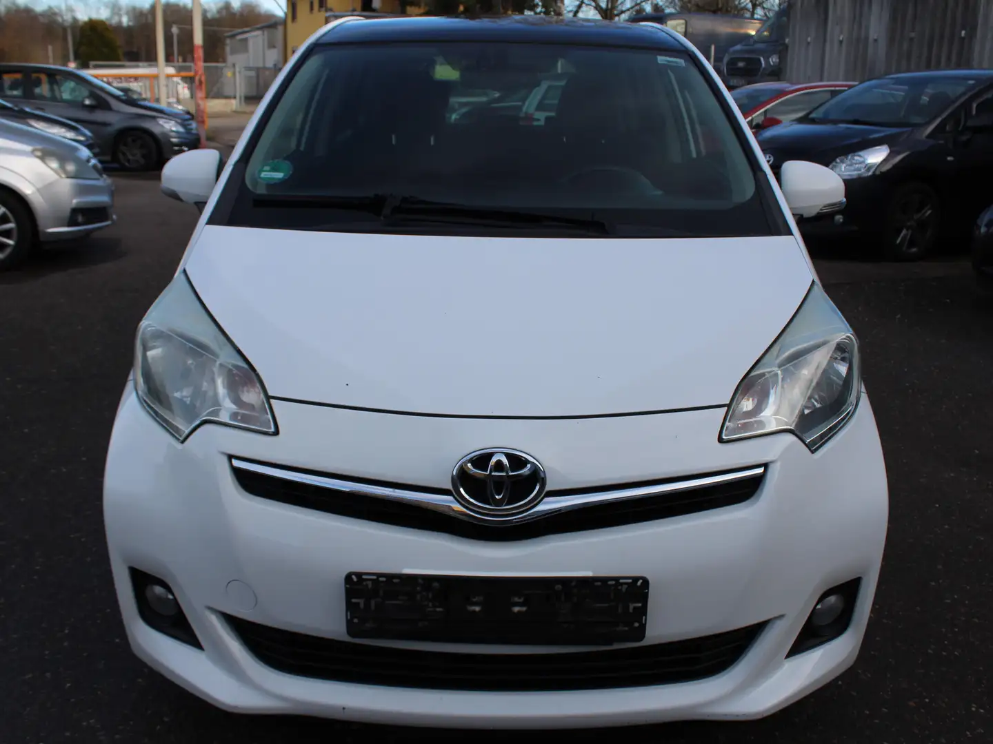 Toyota Verso-S Club,1.33 Automatik,Panorama,usw. Blanc - 2