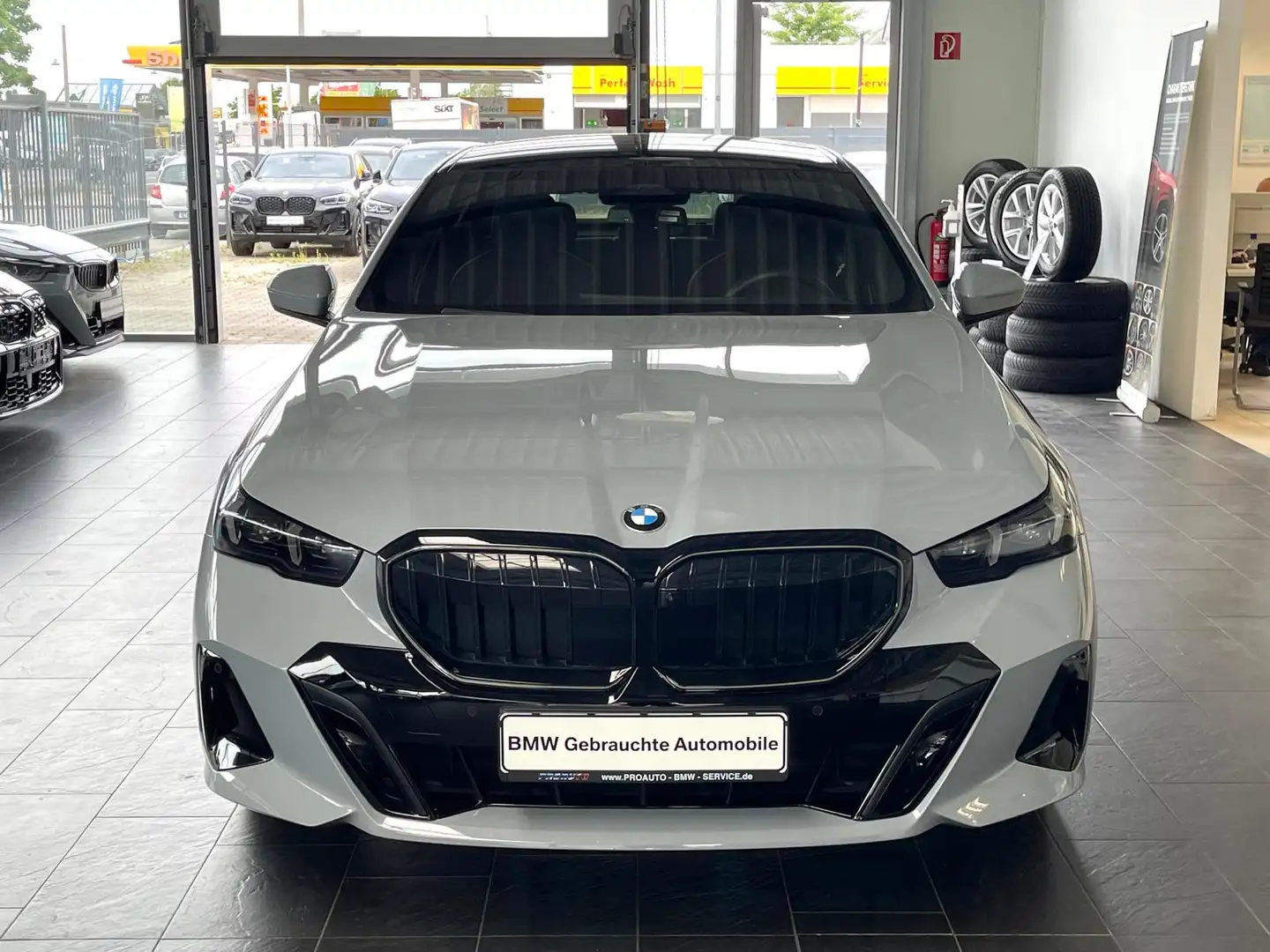 BMW 520 d M Sport Pro K.Zg/HUD/Pano/A-LED/360°Kam/H-K Gris - 2
