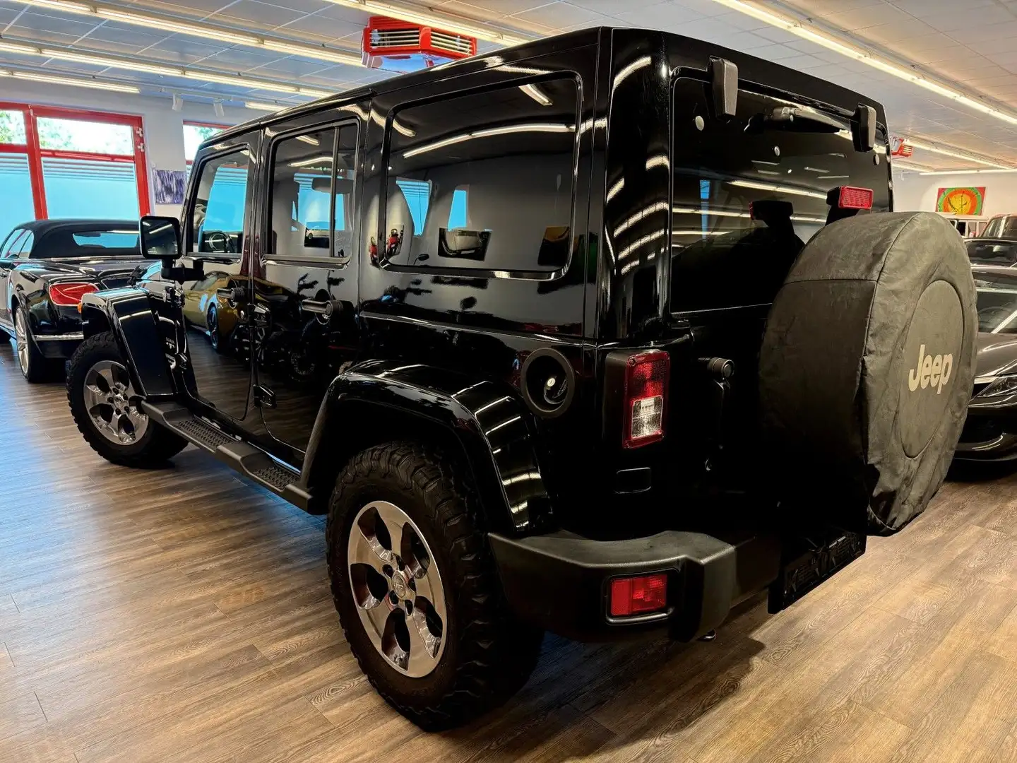 Jeep Wrangler 2.8 CRD Sahara Unlimited Leder Klima Autom Navi Noir - 2