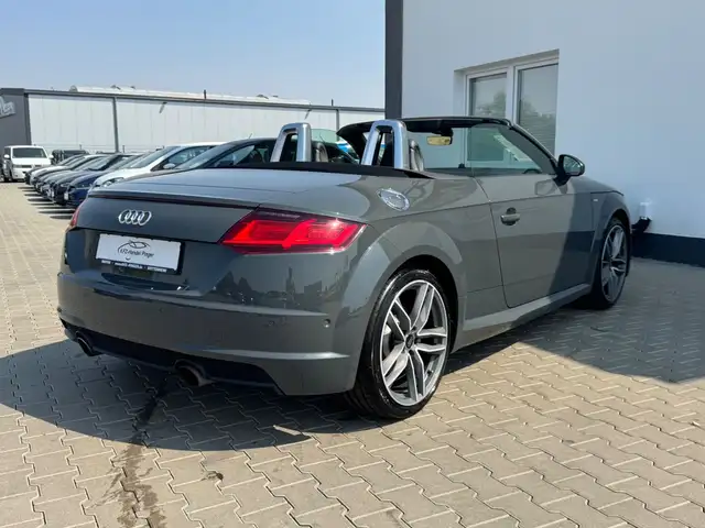 Audi TT view 6