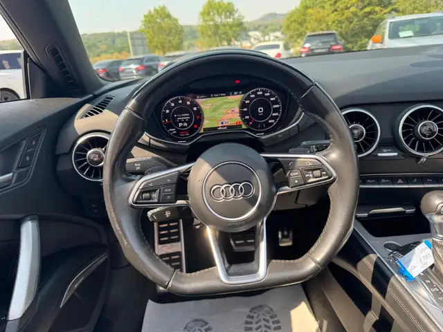 Audi TT view 12