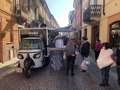 Piaggio Ape Allestimento Food Truck con forno a legna Schwarz - thumbnail 16