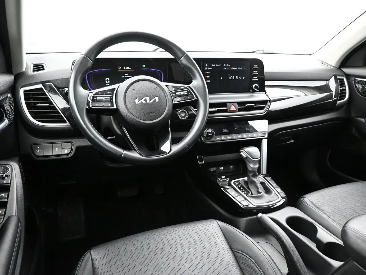 Kia Seltos снимка Kia Seltos