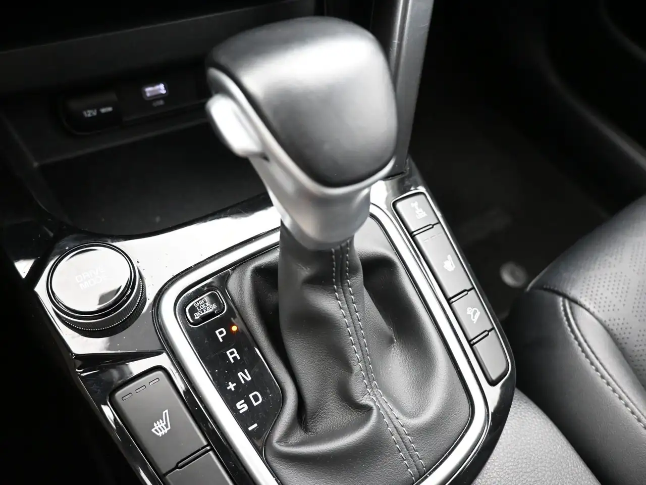 Kia Seltos снимка Kia Seltos