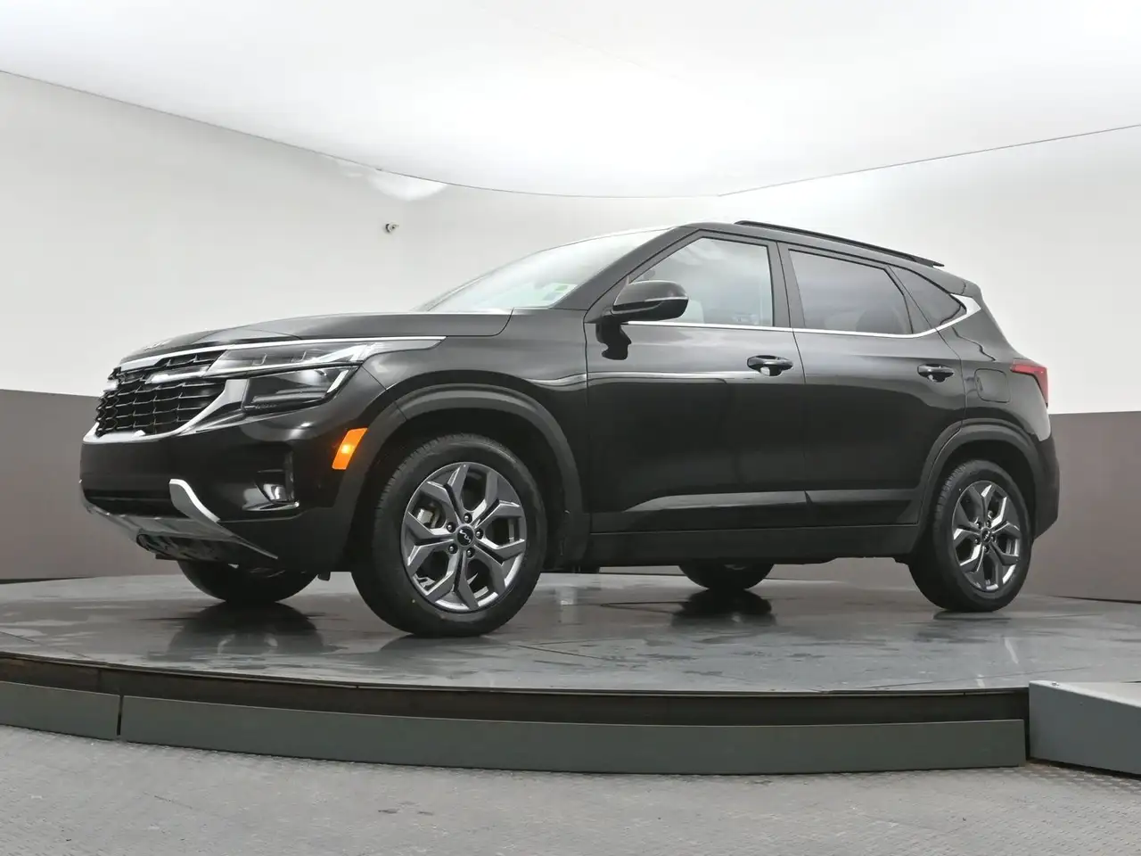 Kia Seltos снимка Kia Seltos