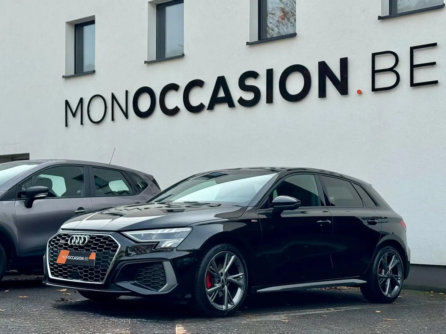 Audi A3 SPORTBACK 30 TDi S-LINE X2 PHARES LED CARPLAY Noir - 1