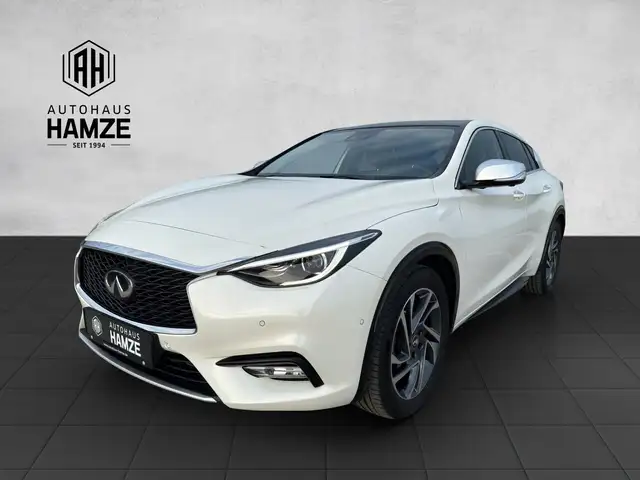 Infiniti Q30 1.6 16V Luxe Tech|Panorama|Kamera|BOSE|DAB