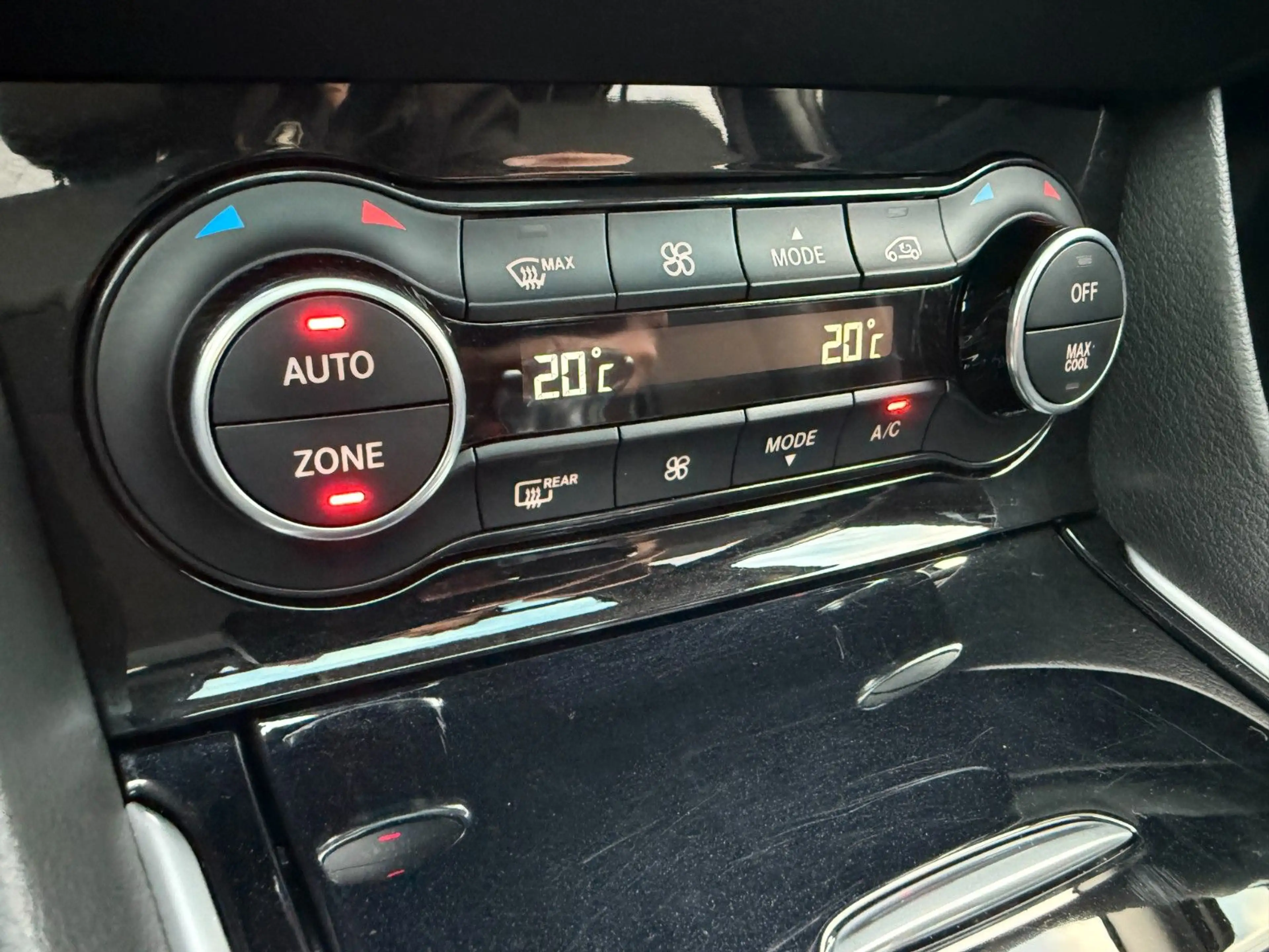 Infiniti Q30 1.6 16V Luxe Tech|Panorama|Kamera|BOSE|DAB — photo 17