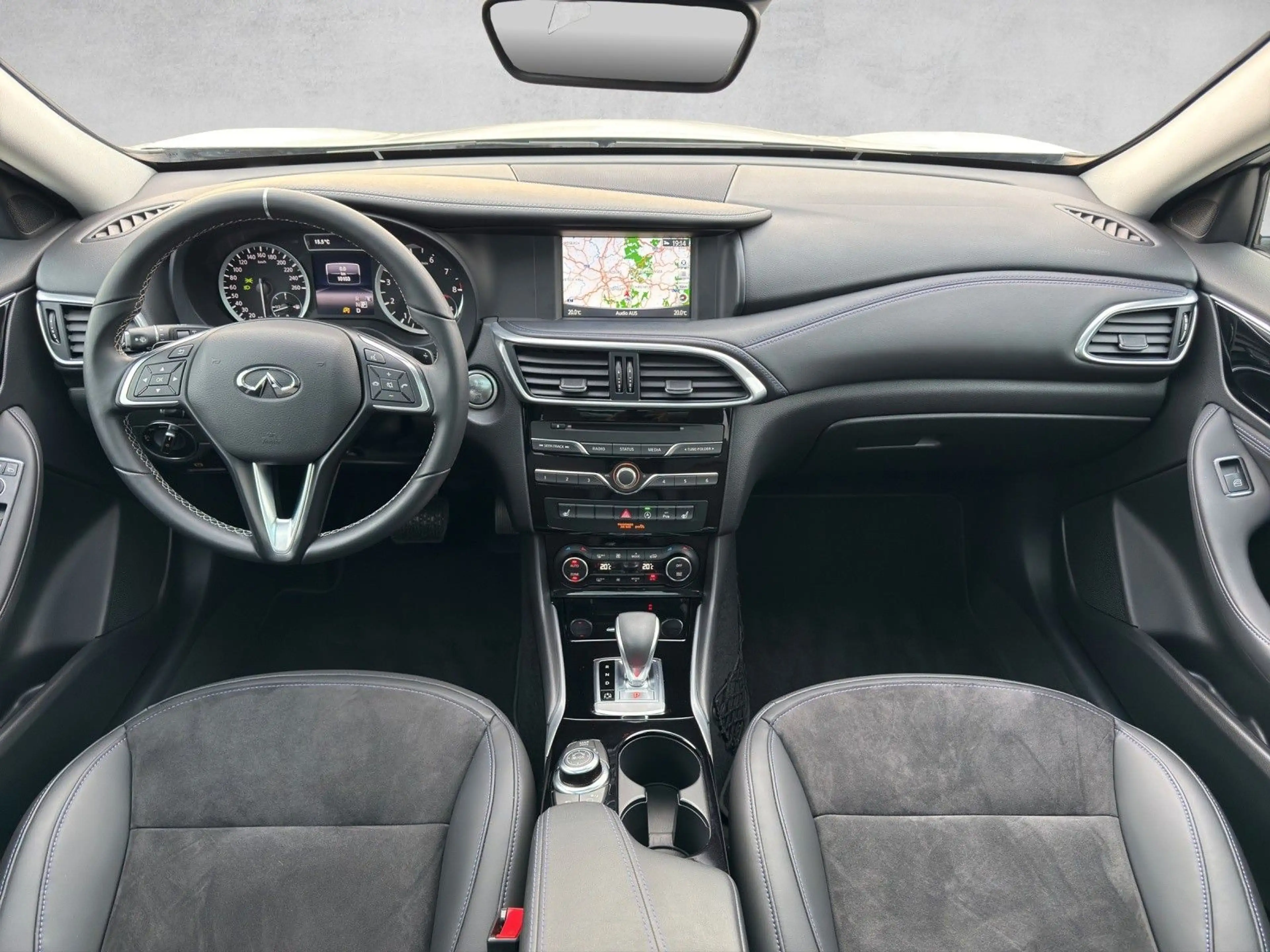 Infiniti Q30 1.6 16V Luxe Tech|Panorama|Kamera|BOSE|DAB — photo 13