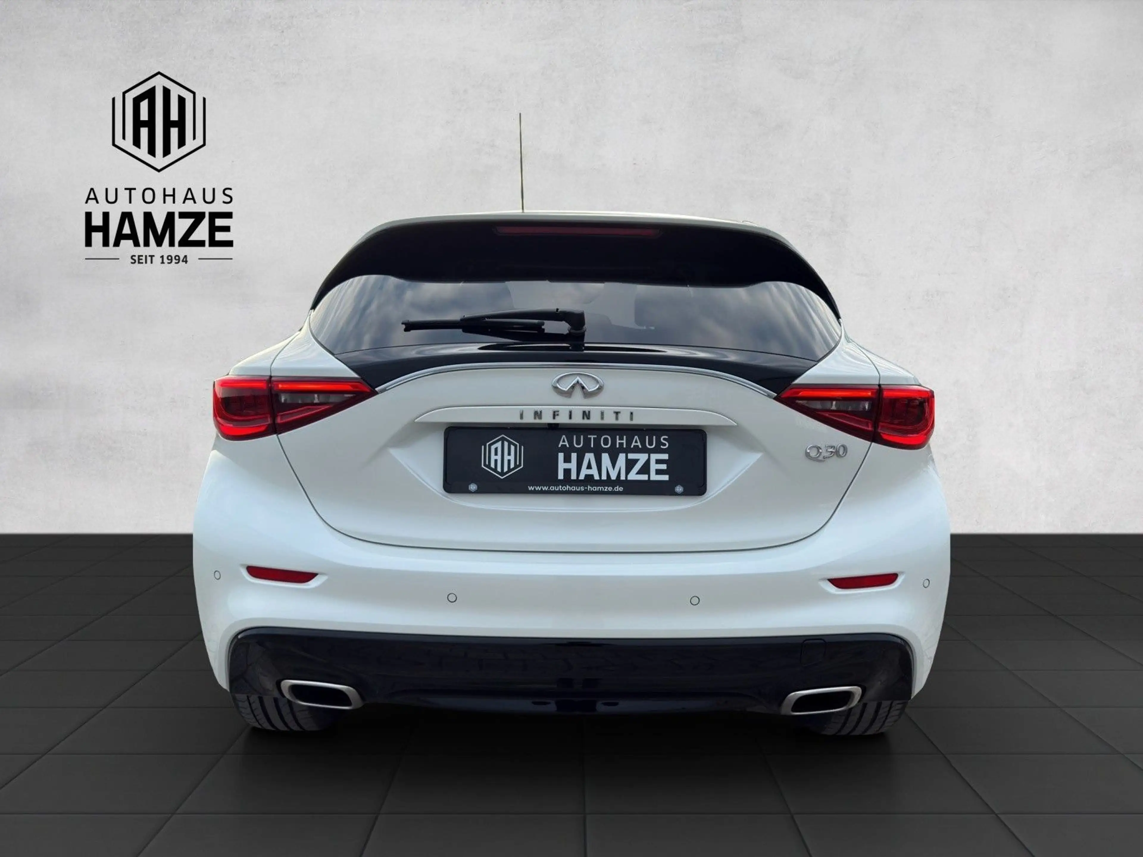 Infiniti Q30 1.6 16V Luxe Tech|Panorama|Kamera|BOSE|DAB — photo 4