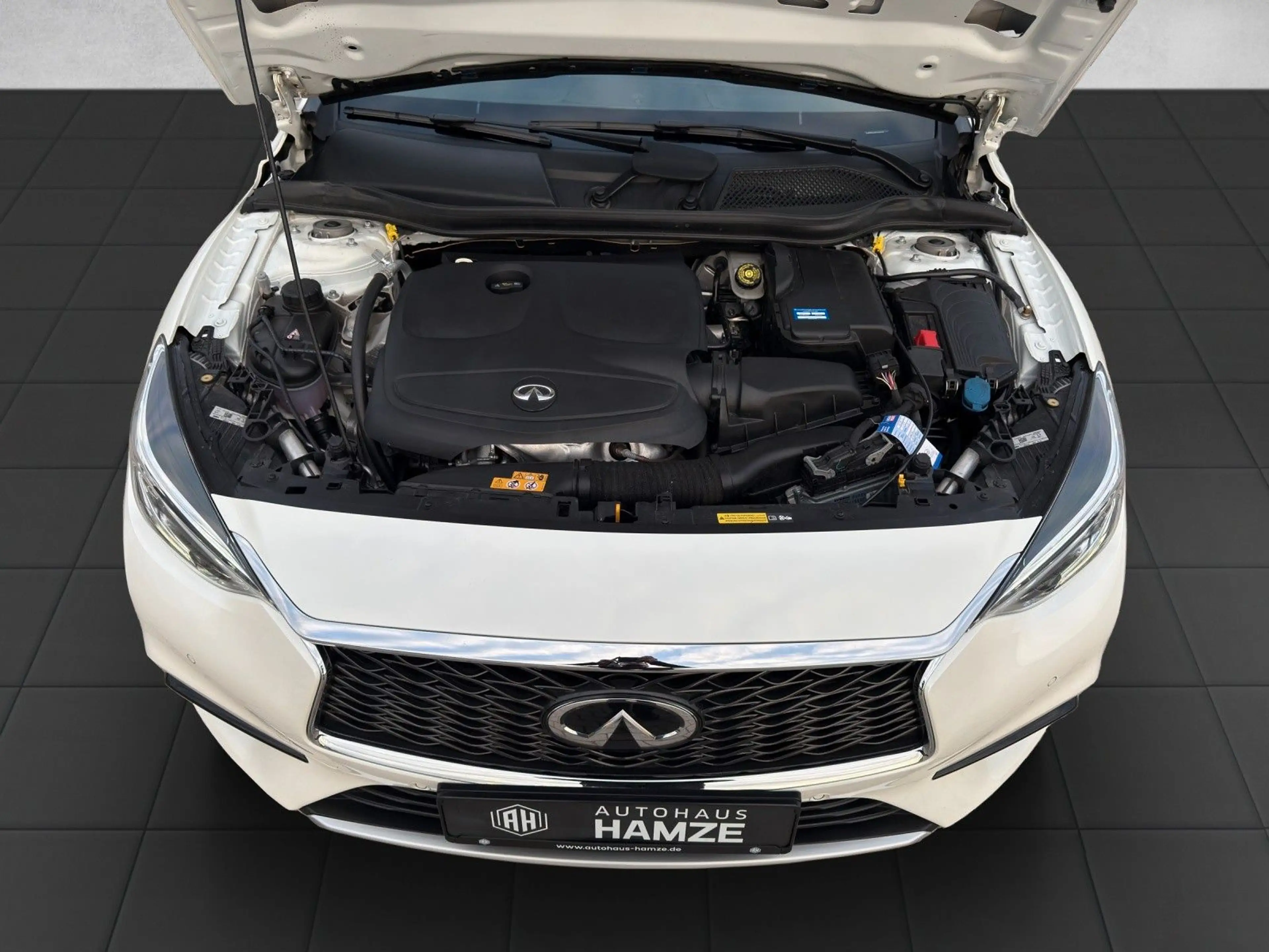 Infiniti Q30 1.6 16V Luxe Tech|Panorama|Kamera|BOSE|DAB — photo 40