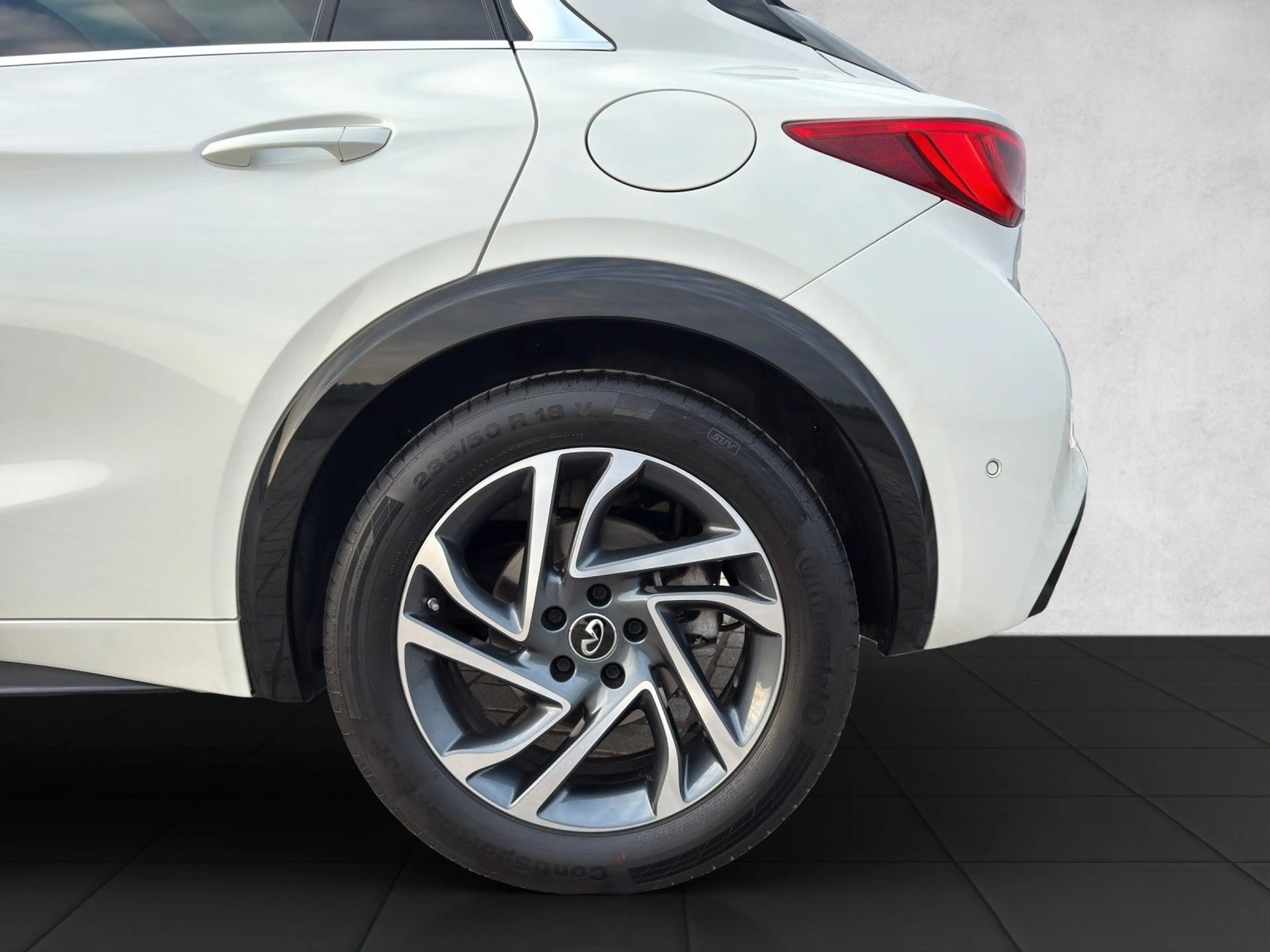 Infiniti Q30 1.6 16V Luxe Tech|Panorama|Kamera|BOSE|DAB — photo 39