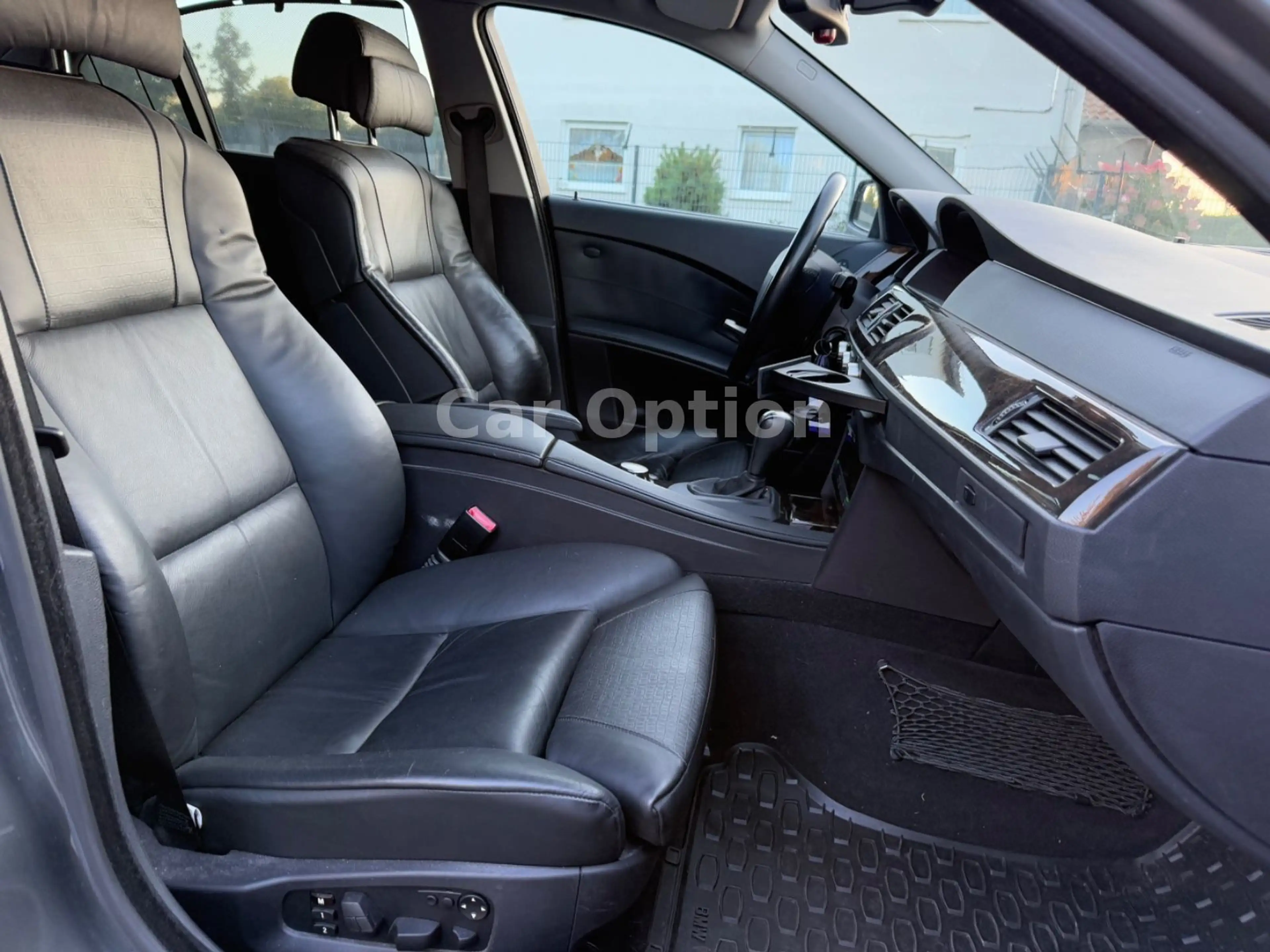 BMW 545 i A/2:Besitz/Komfortsitze//Head-Up/Glasdach — photo 11