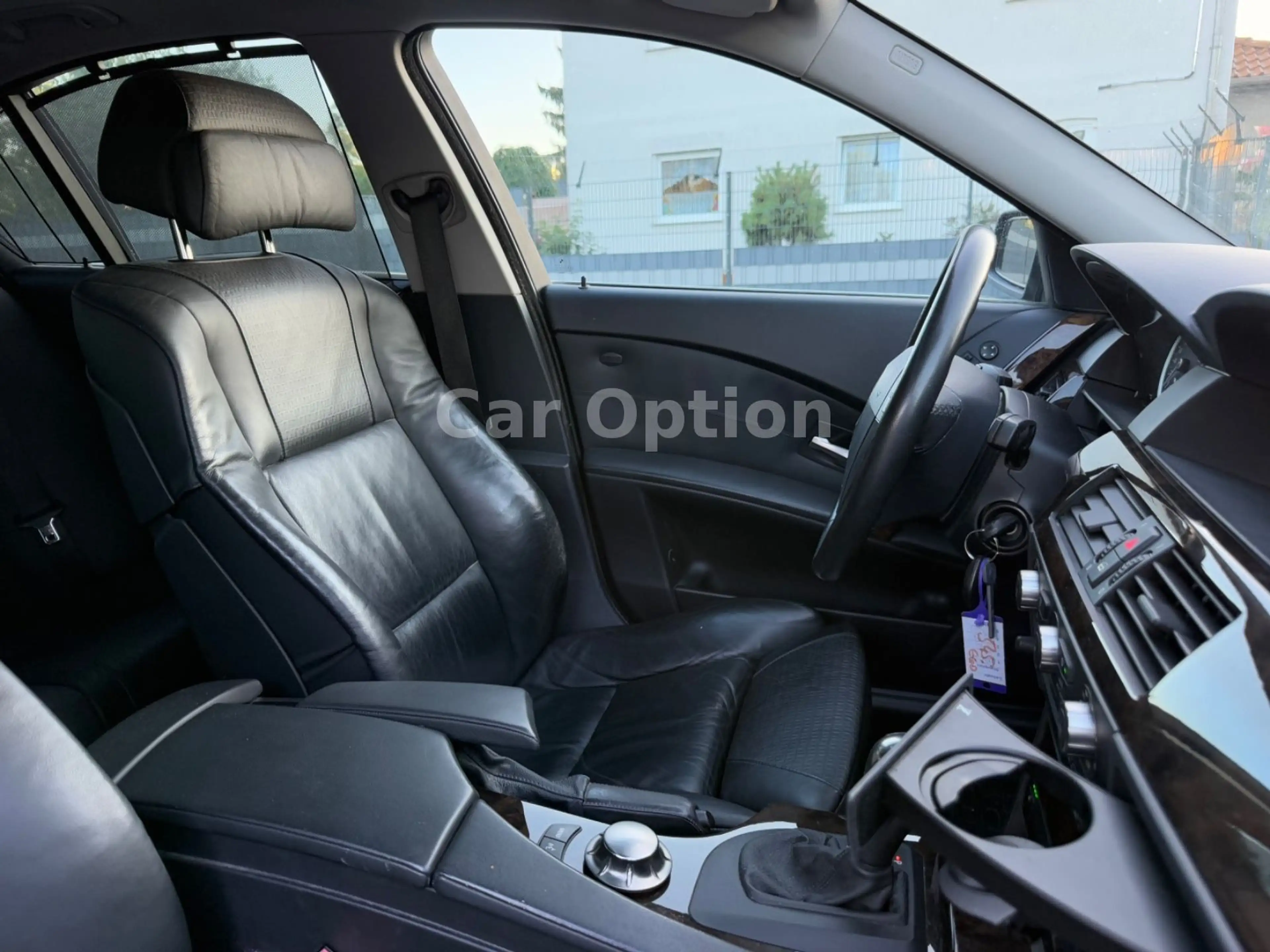 BMW 545 i A/2:Besitz/Komfortsitze//Head-Up/Glasdach — photo 10