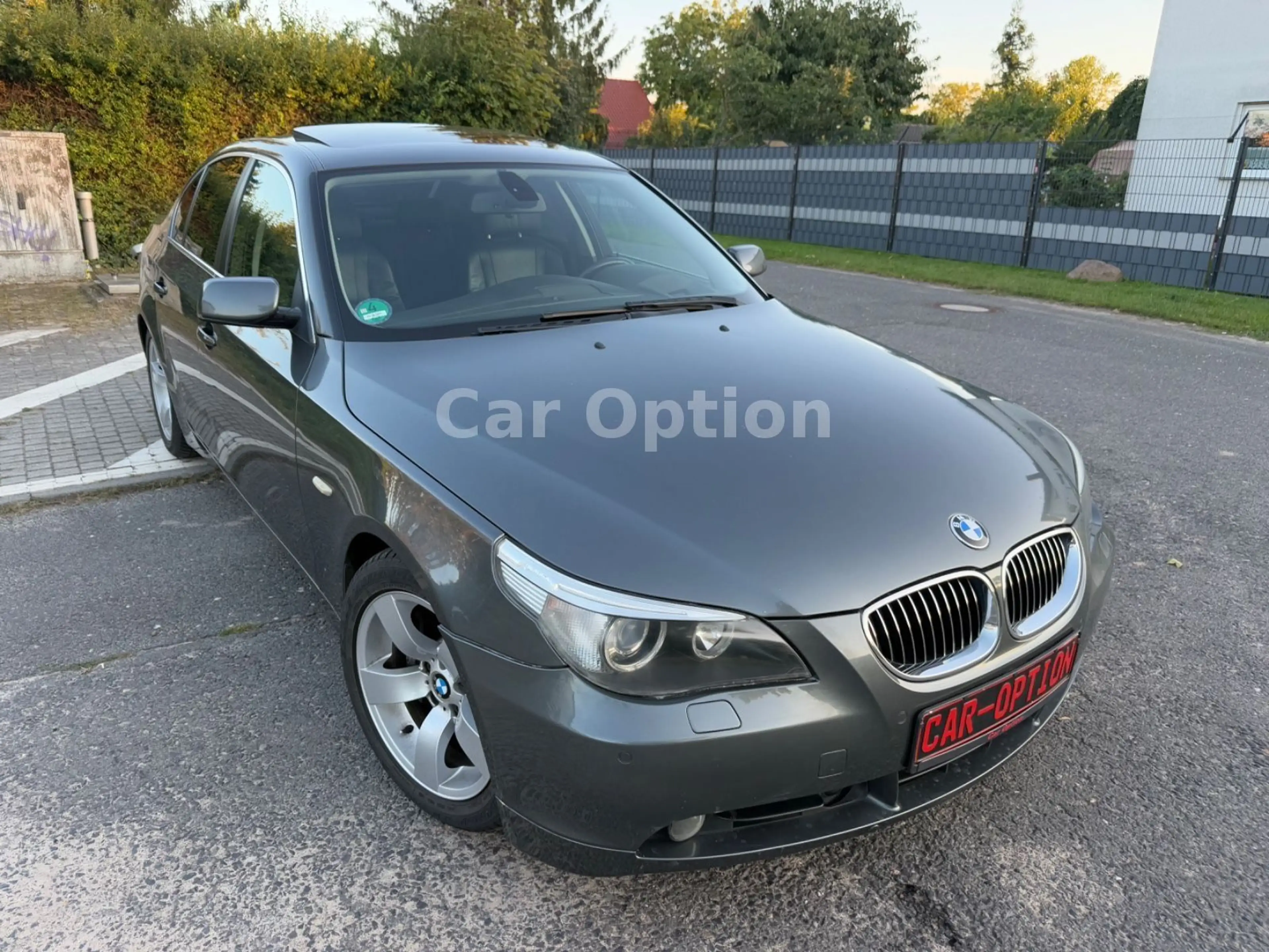 BMW 545 i A/2:Besitz/Komfortsitze//Head-Up/Glasdach — photo 2