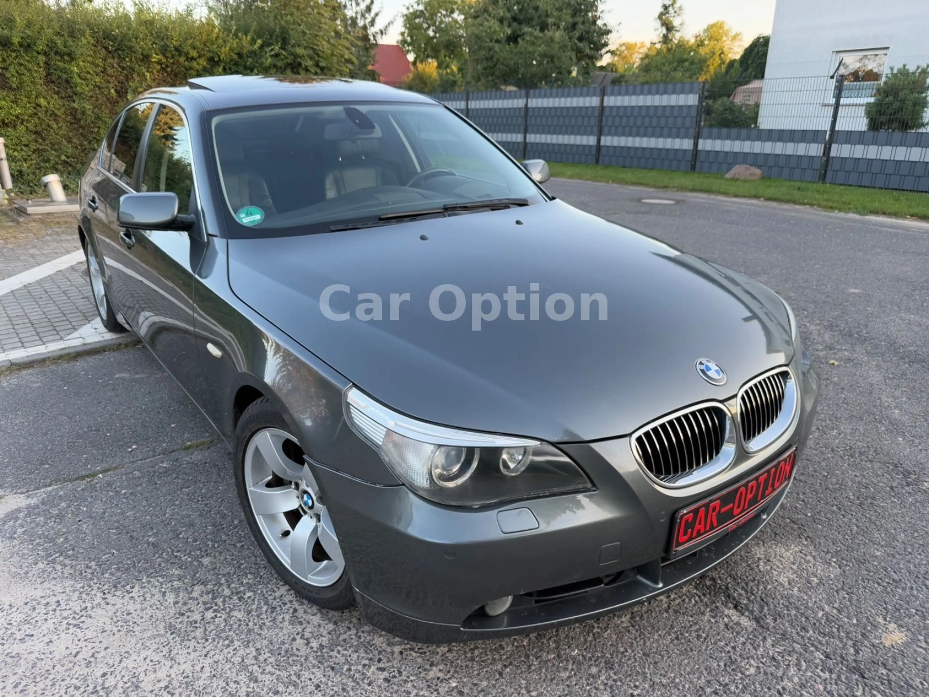 BMW 545 i A/2:Besitz/Komfortsitze//Head-Up/Glasdach — photo 6