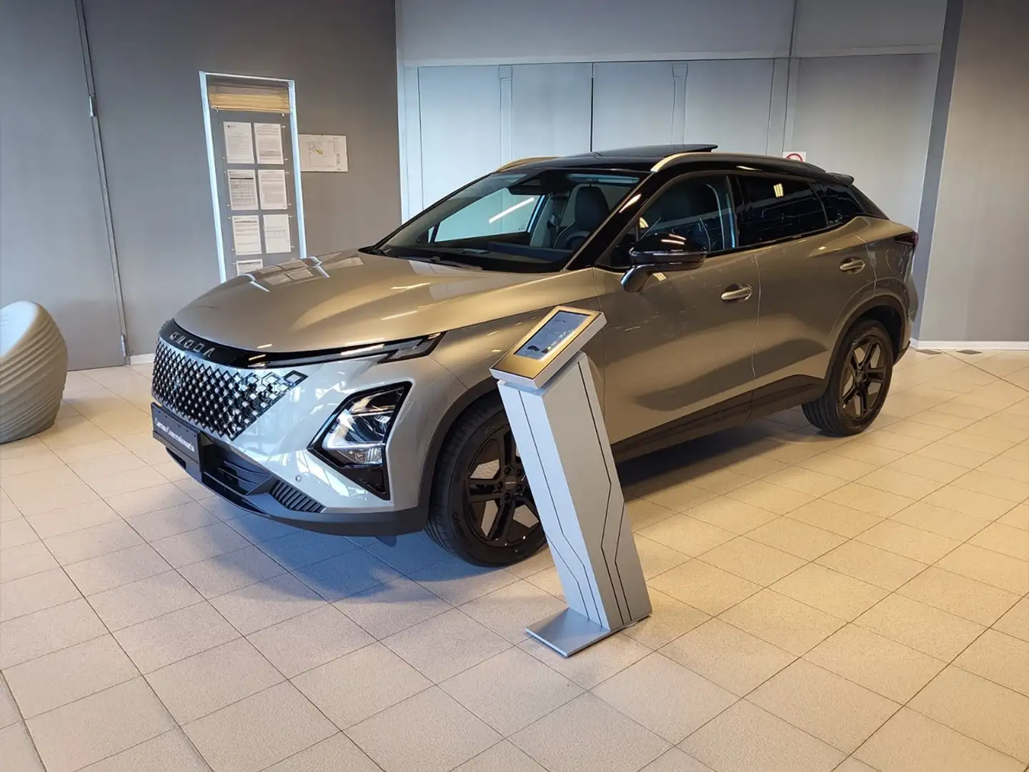 Omoda 5 1.6 TGDI 7DCT Premium Anniversary Argintiu - 1