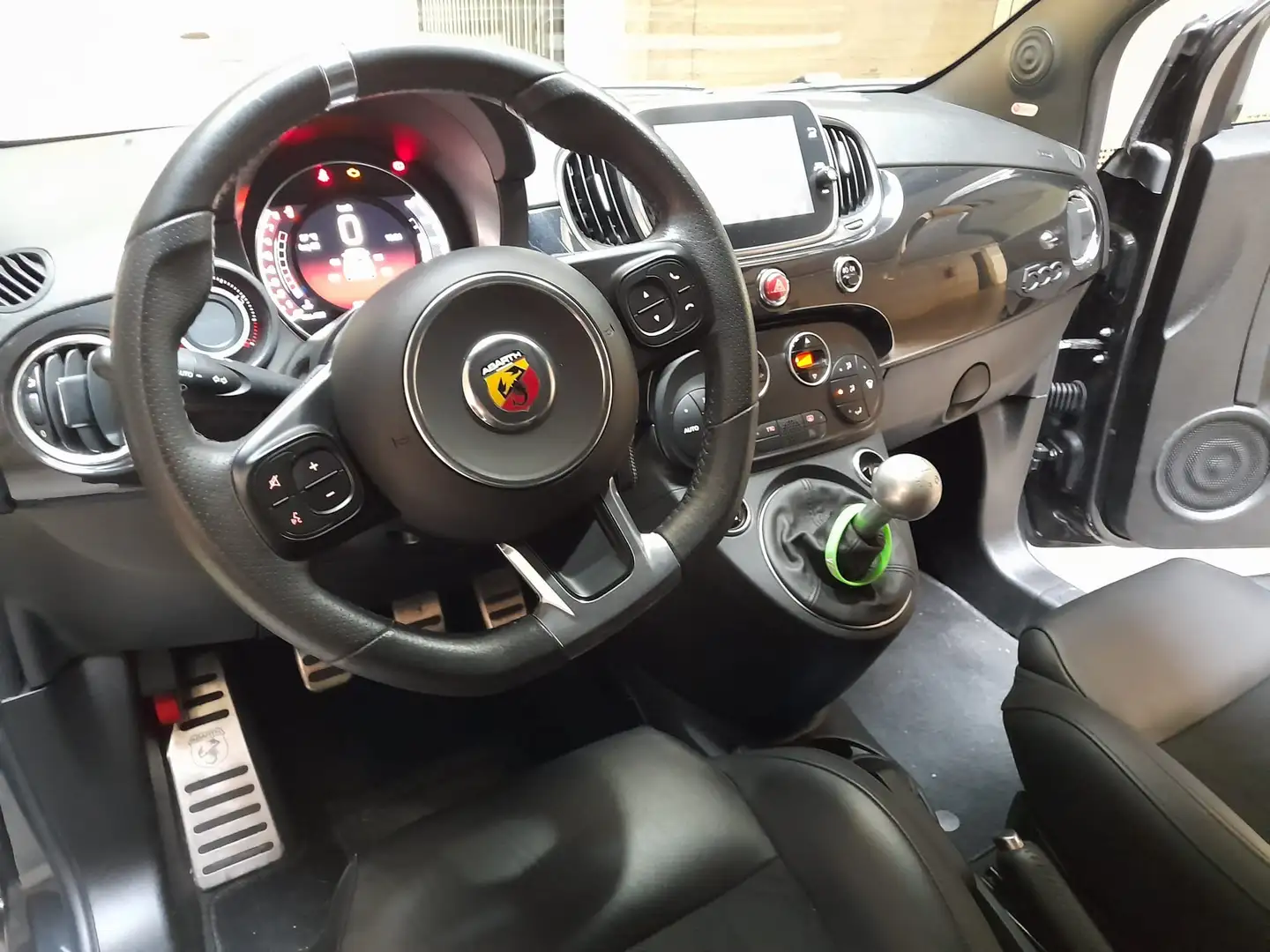 Abarth 595 1.4 t-jet Scorpioneoro 165cv - 2