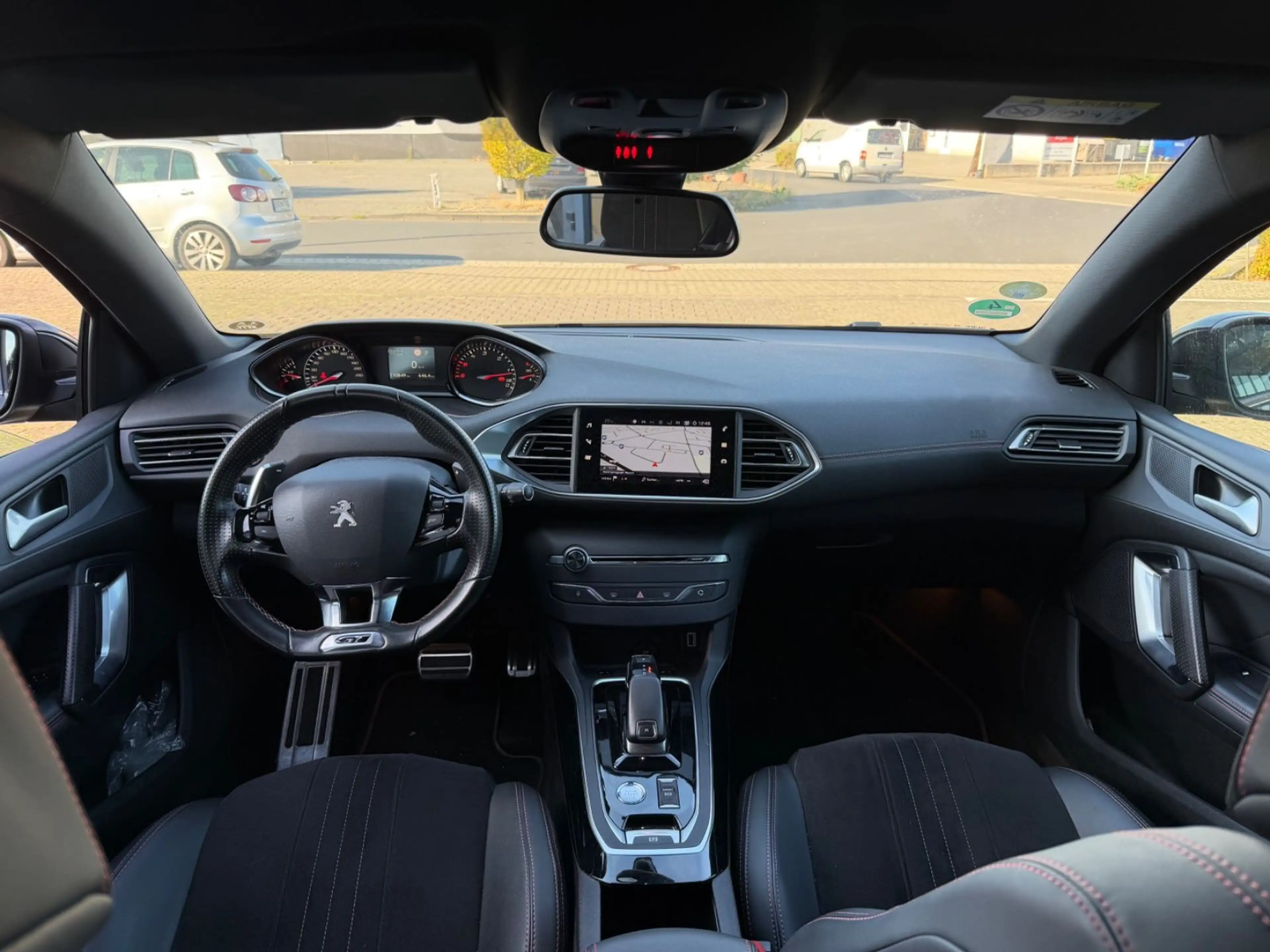 Peugeot 308 SW GT — photo 11