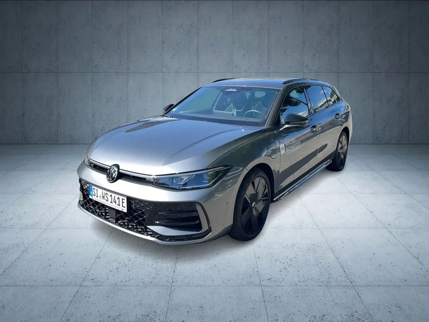 Volkswagen Passat Variant Passat R-Line 1.5 TSI eHybrid DSG IQ.Drive 19" Grau - 2