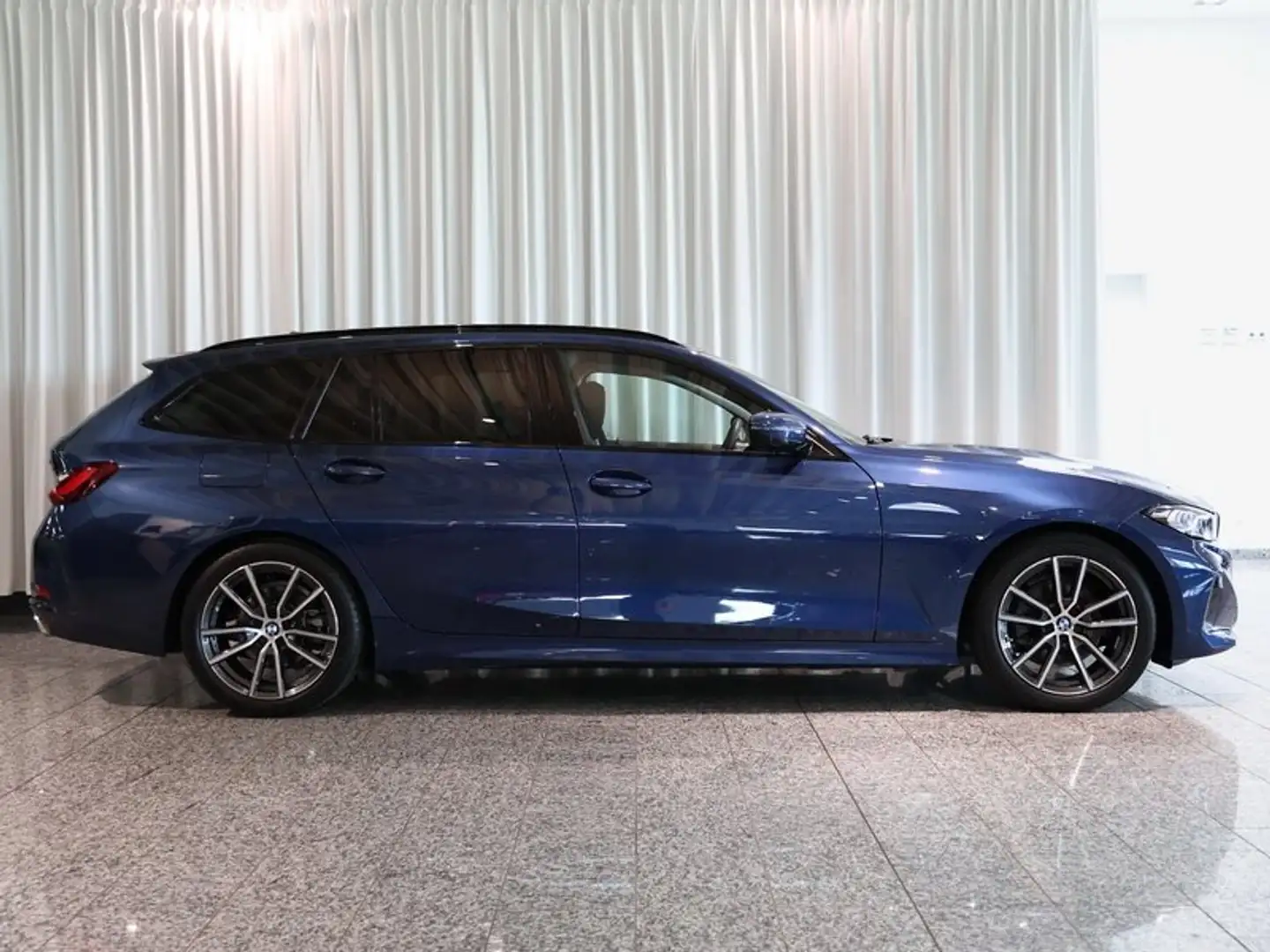 BMW 320 i Tour. LKHZ Adp.LED AHK DrivAss RFK Blau - 2