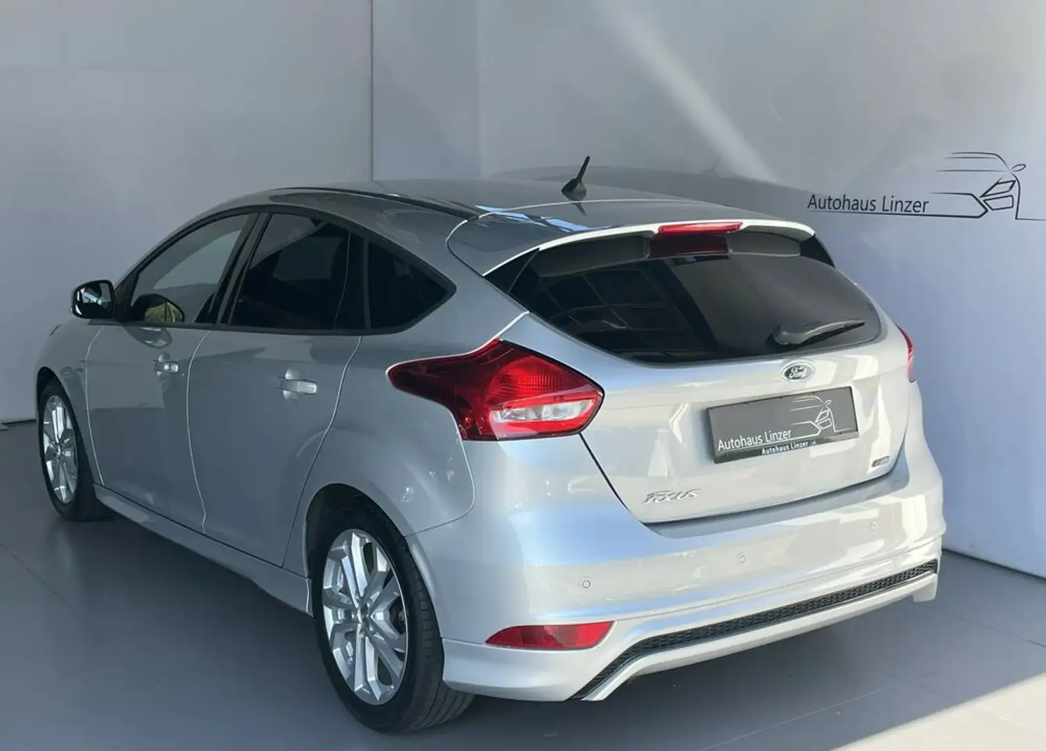 Ford Focus ST-Line *NAVI*SitzH*Tempomat*AppleCarP*PDC-H Silber - 2